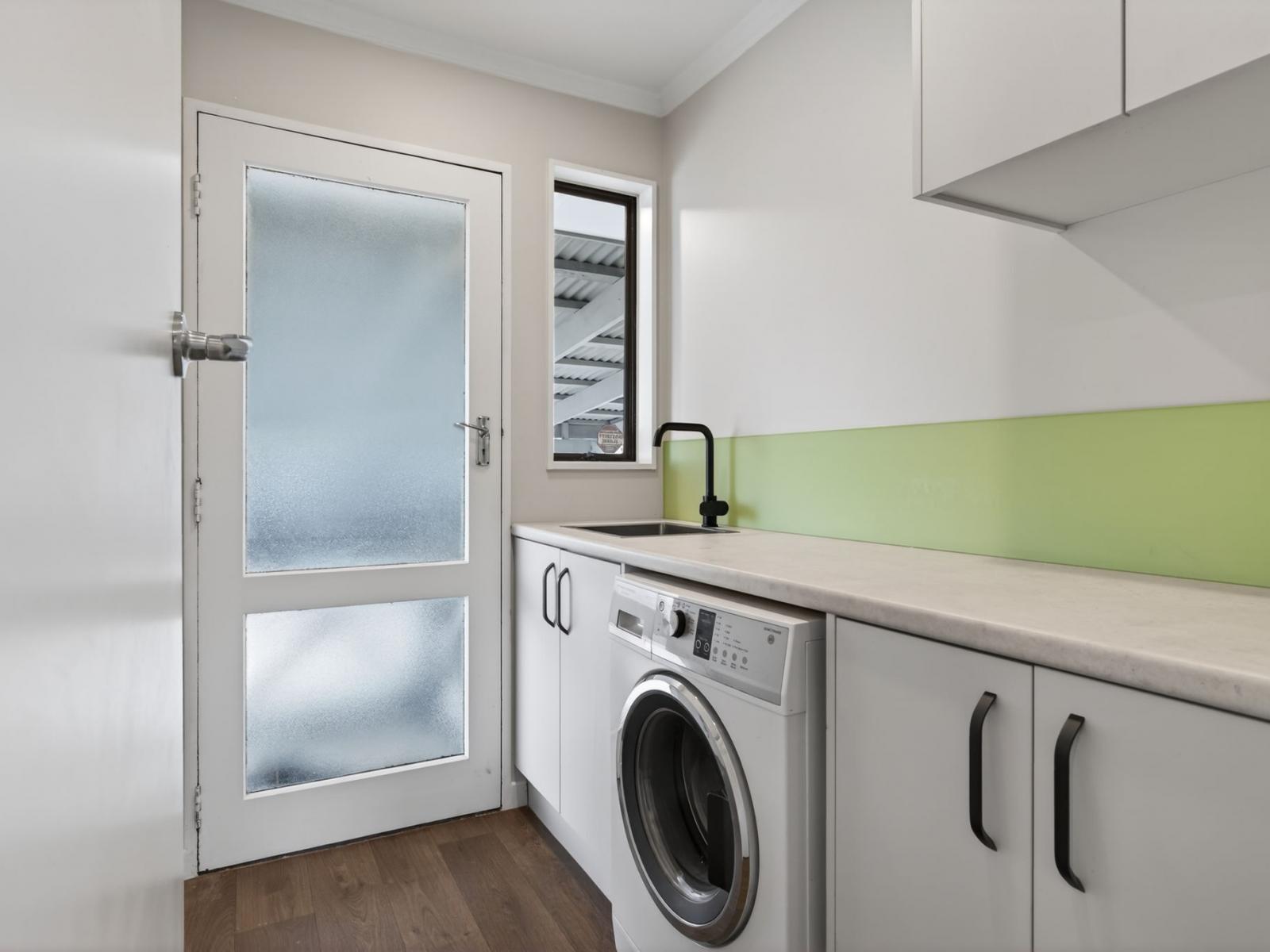 5 Cemetery Road, Sanson