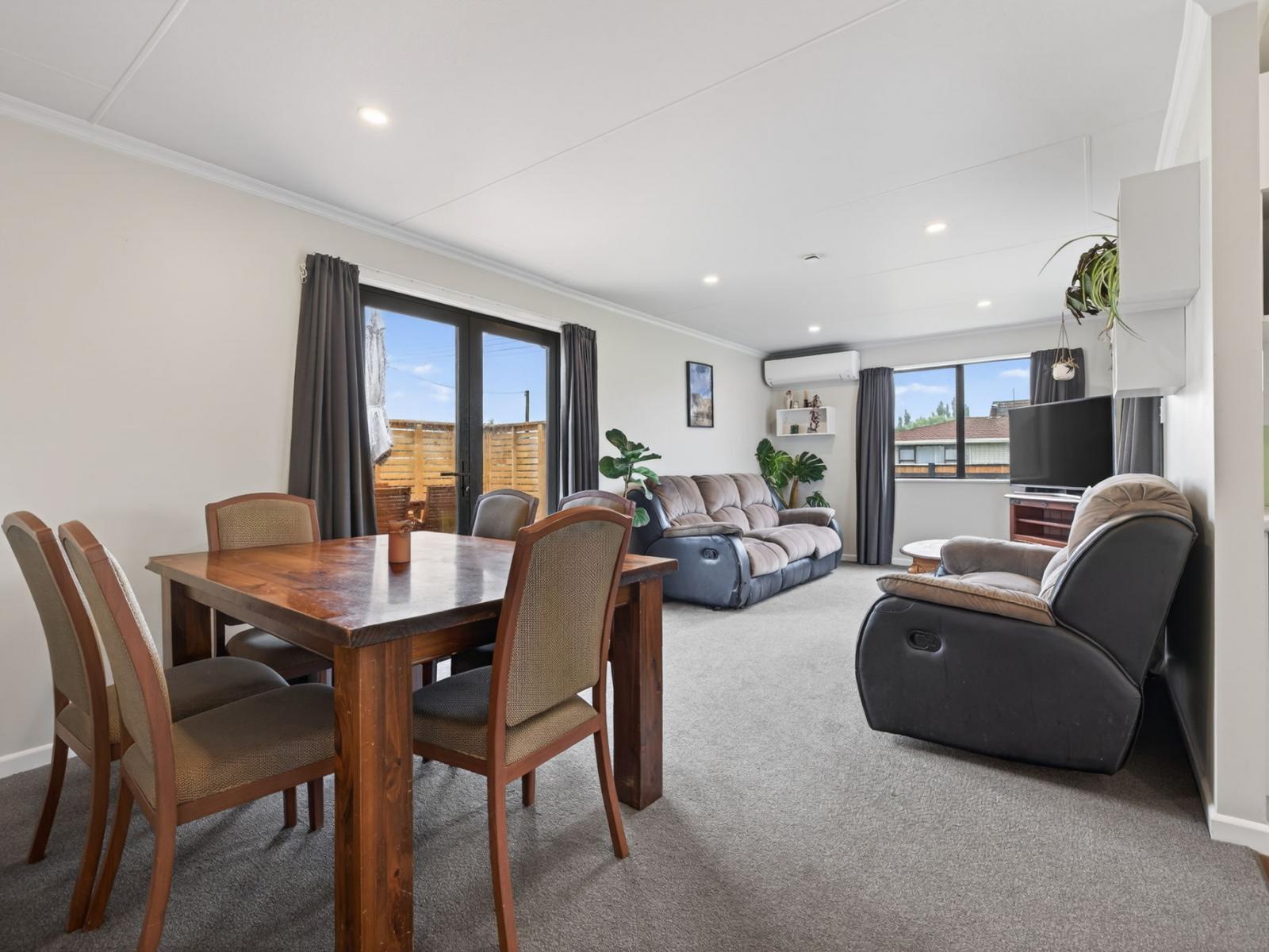 5 Cemetery Road, Sanson