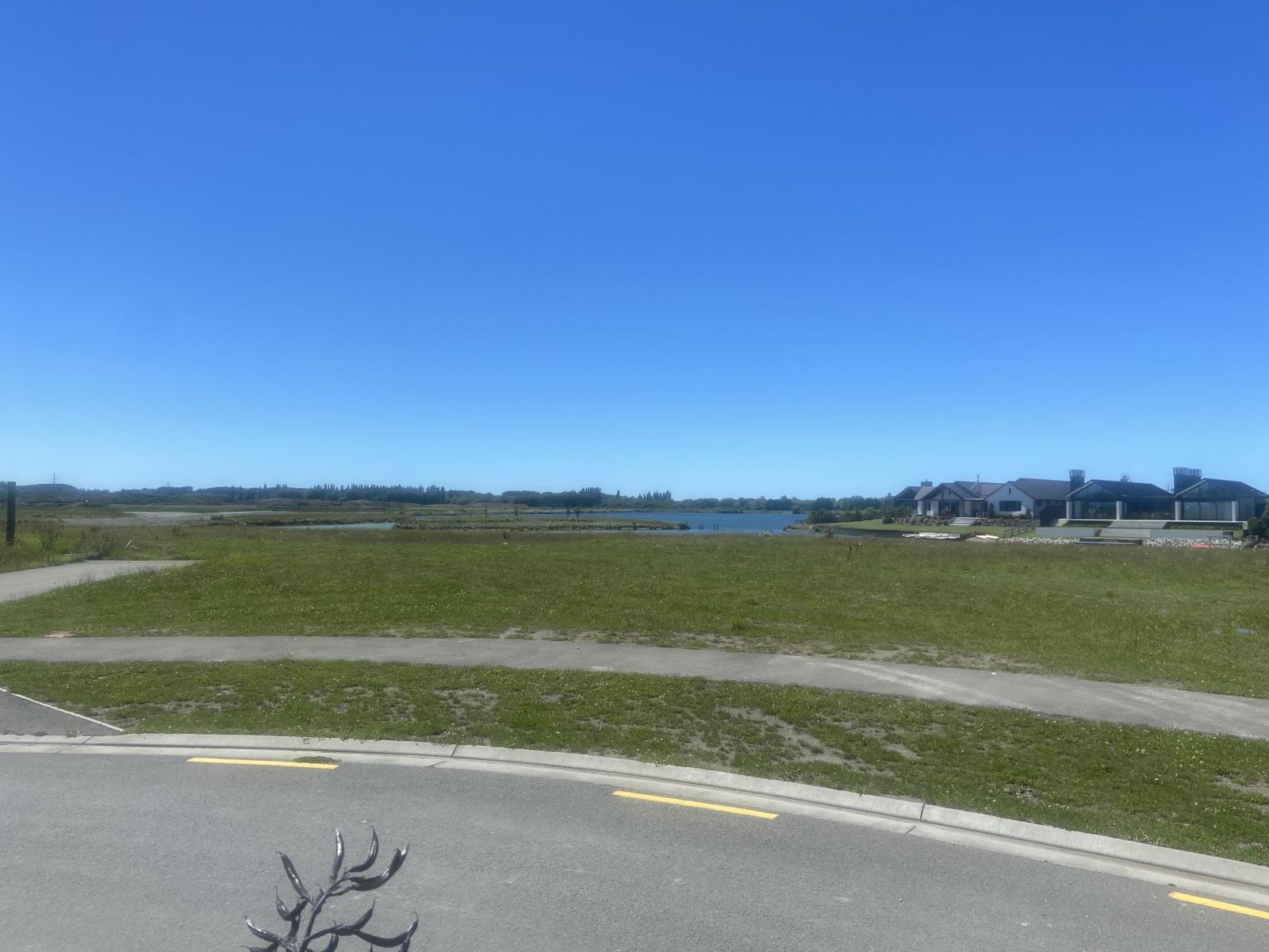 22 Bridgewater Quay, Lake Hood