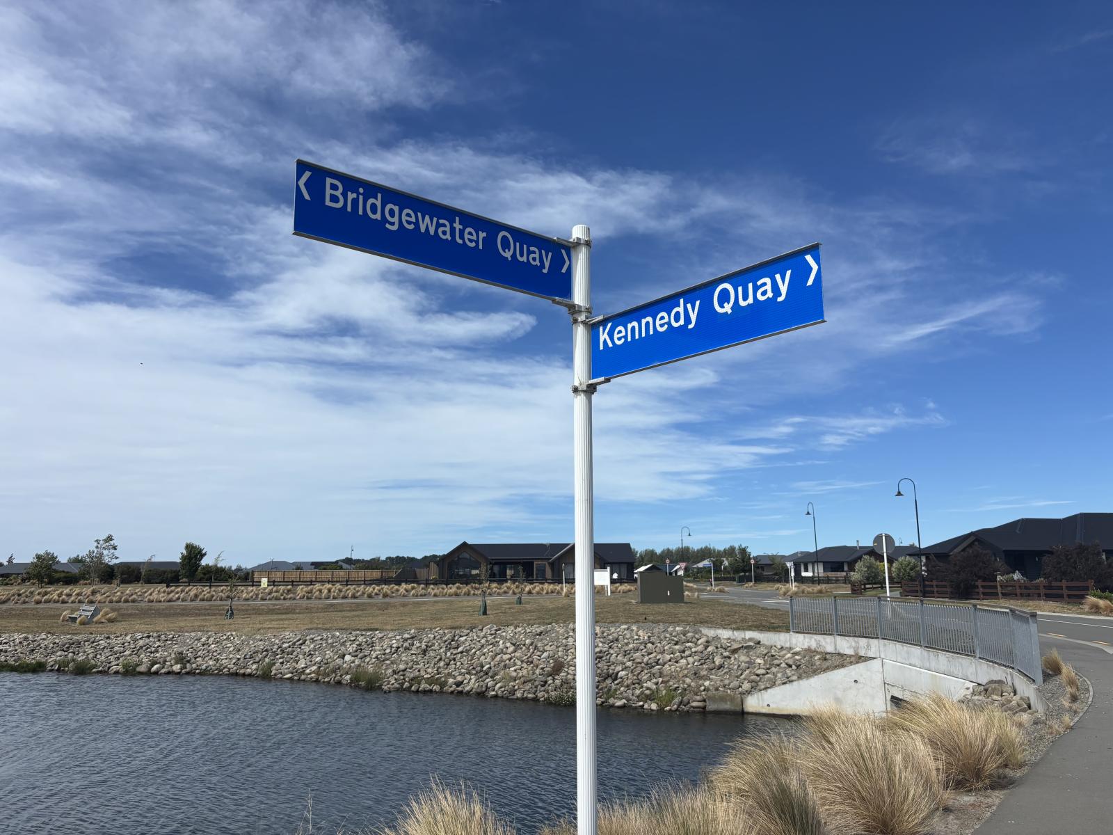 22 Bridgewater Quay, Lake Hood