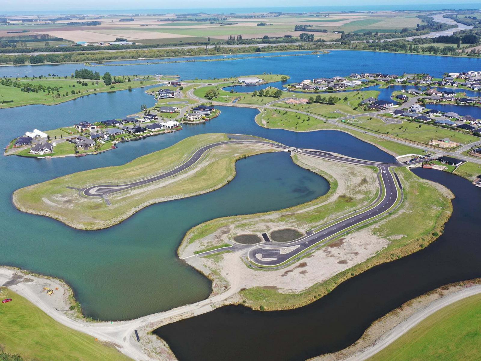 22 Bridgewater Quay, Lake Hood