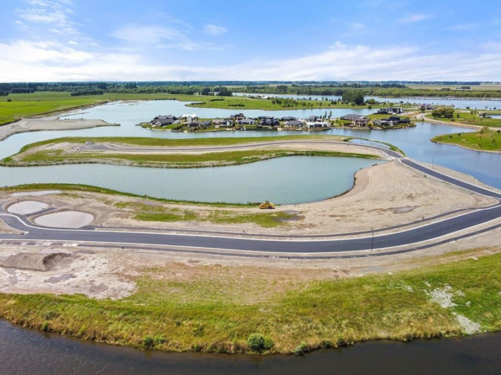 22 Bridgewater Quay, Lake Hood