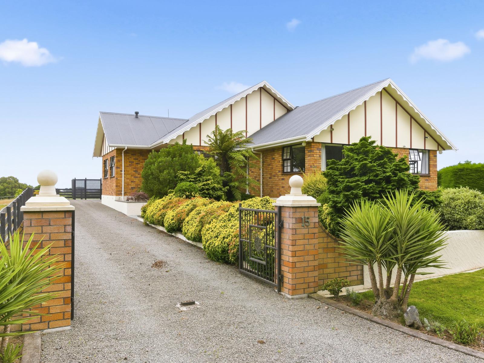 15 Koputaroa Road, Levin