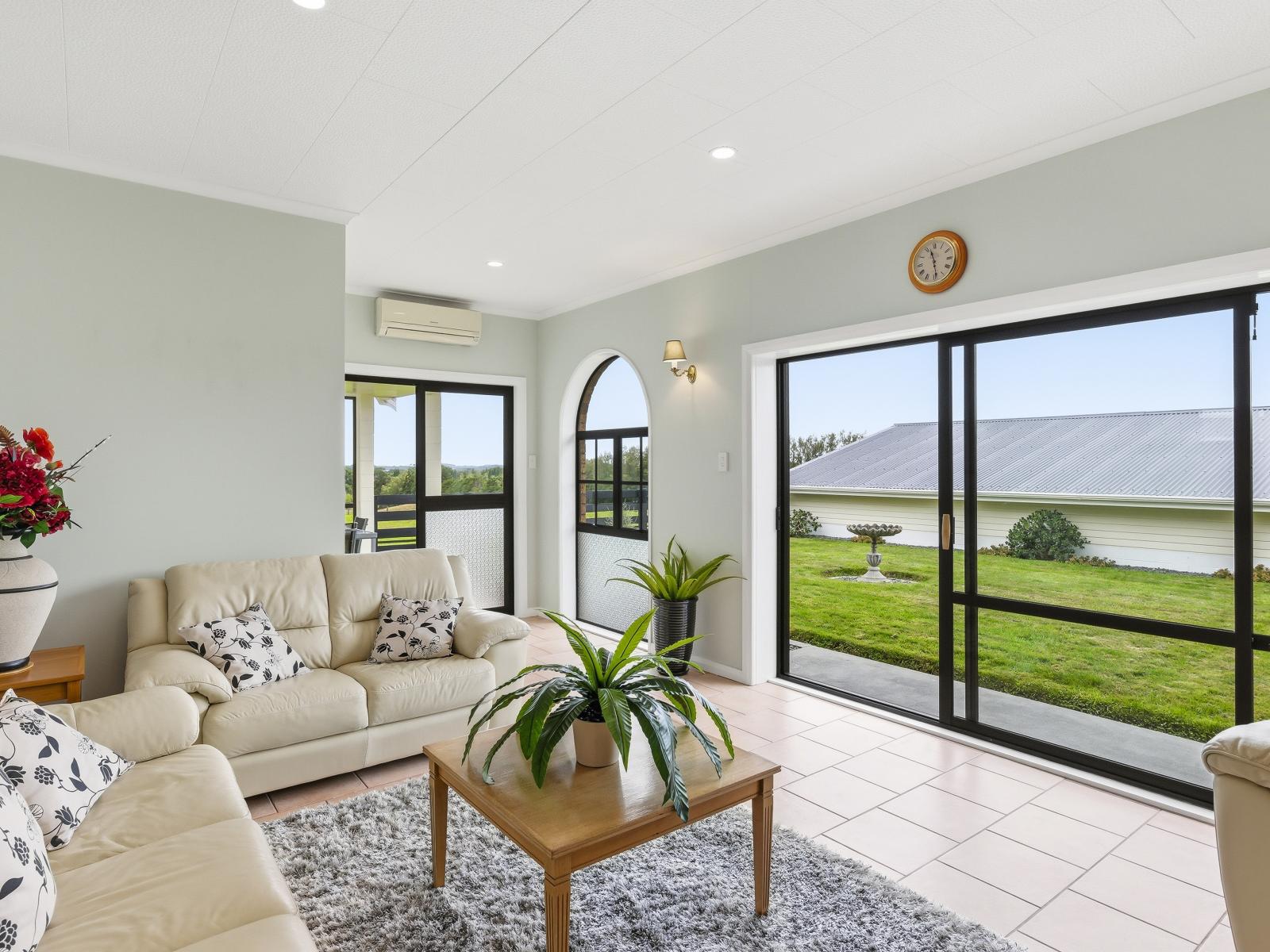 15 Koputaroa Road, Levin