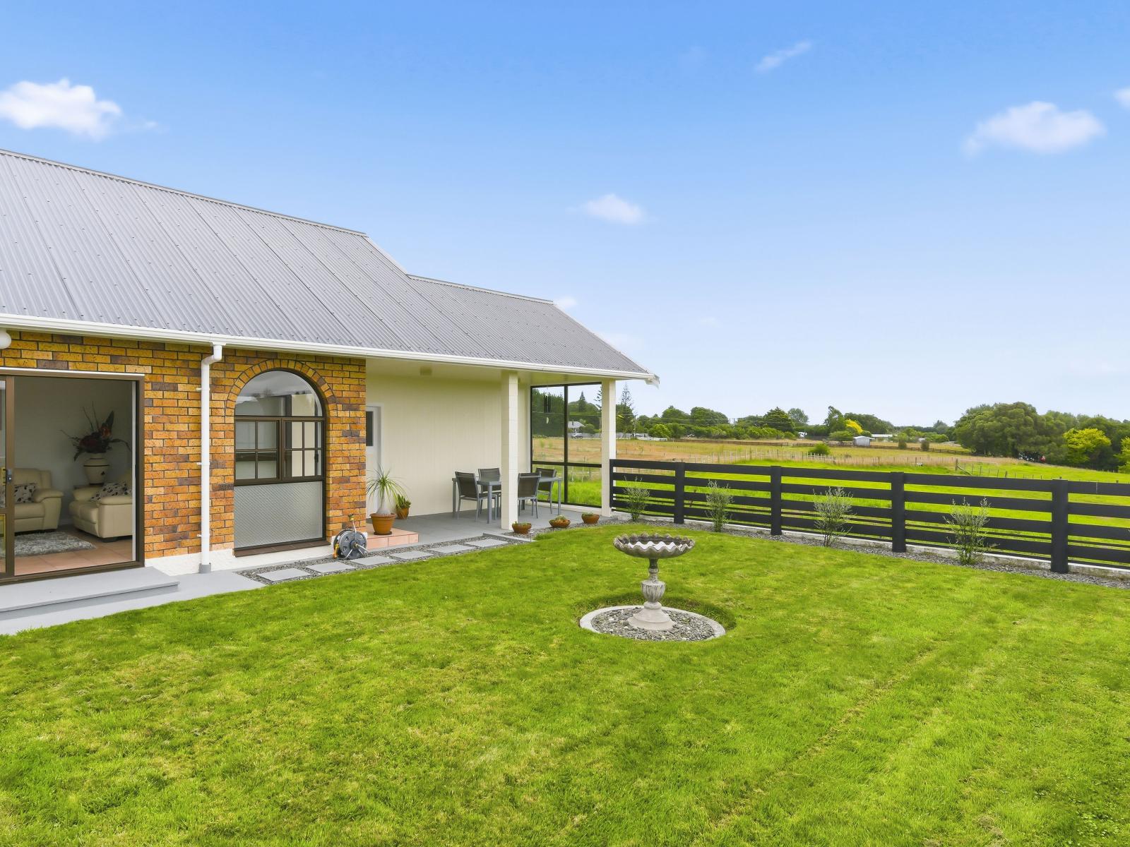 15 Koputaroa Road, Levin