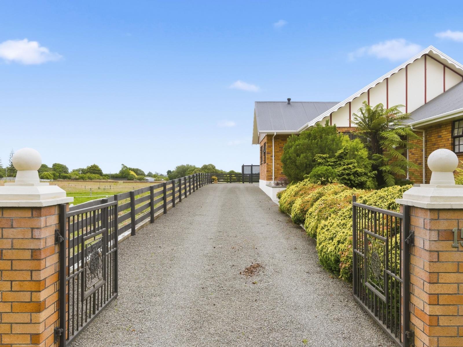 15 Koputaroa Road, Levin