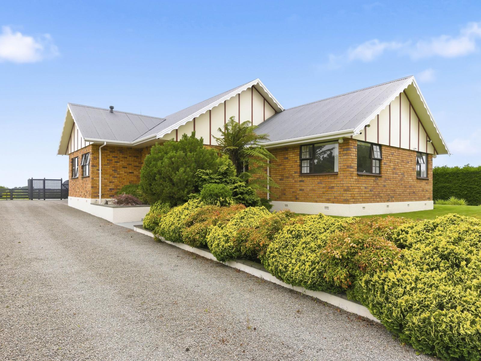 15 Koputaroa Road, Levin