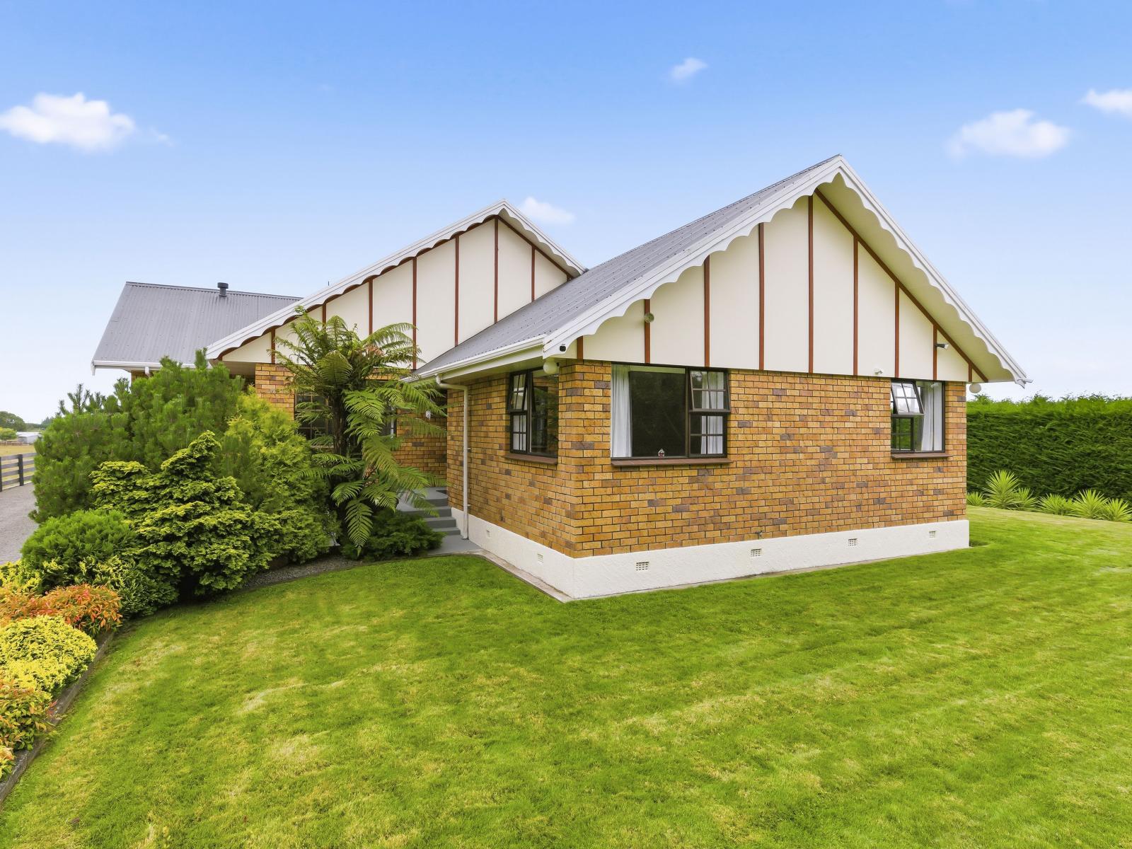15 Koputaroa Road, Levin