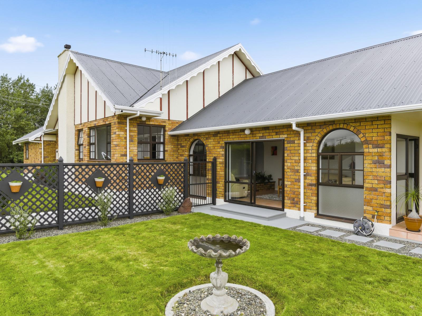 15 Koputaroa Road, Levin