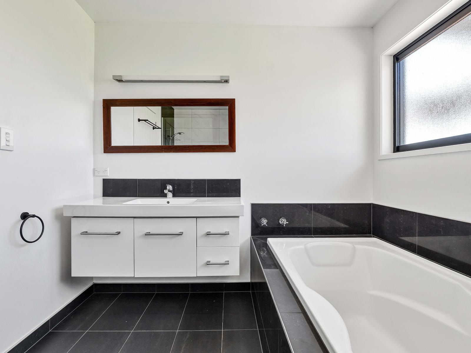 125 Bedford Road, Kaimiro