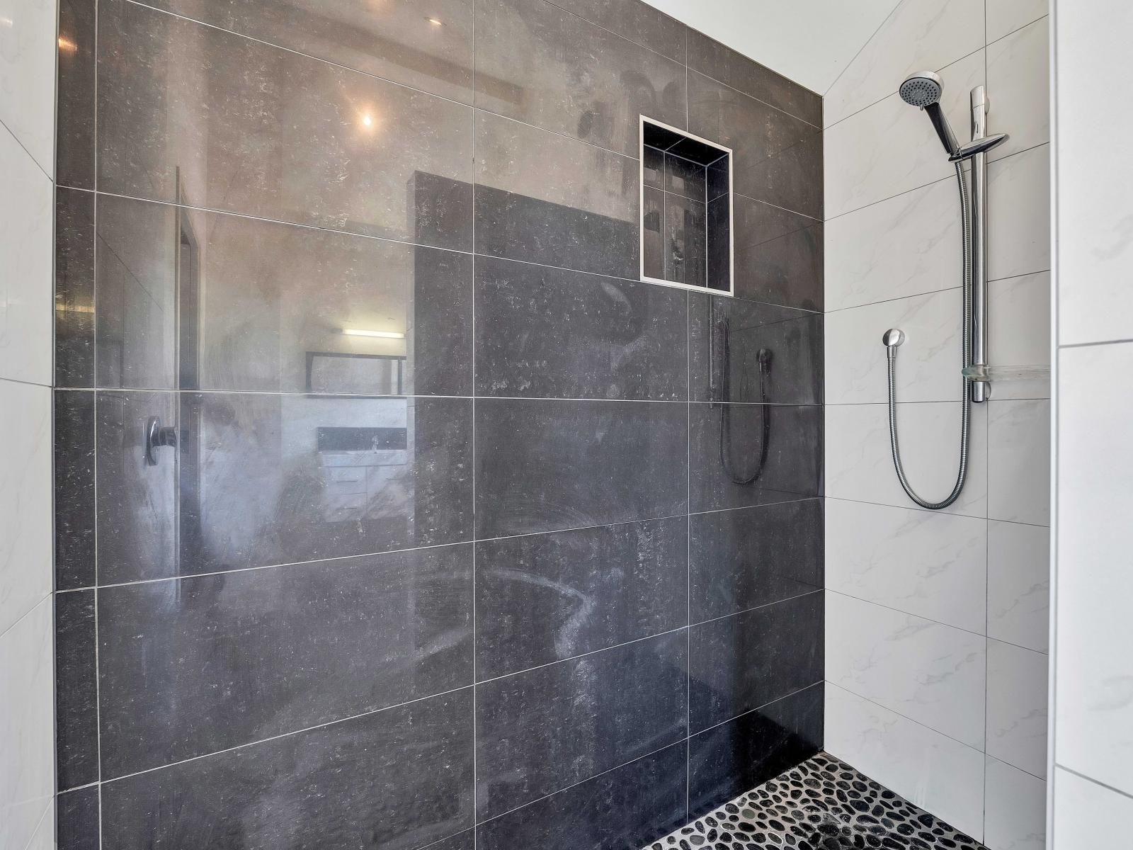 125 Bedford Road, Kaimiro