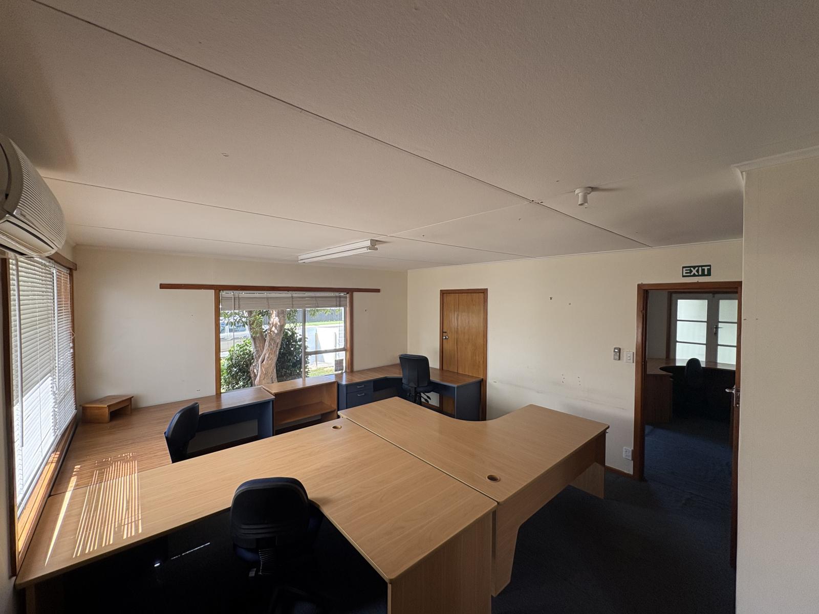 302 Southampton Street West, Hastings