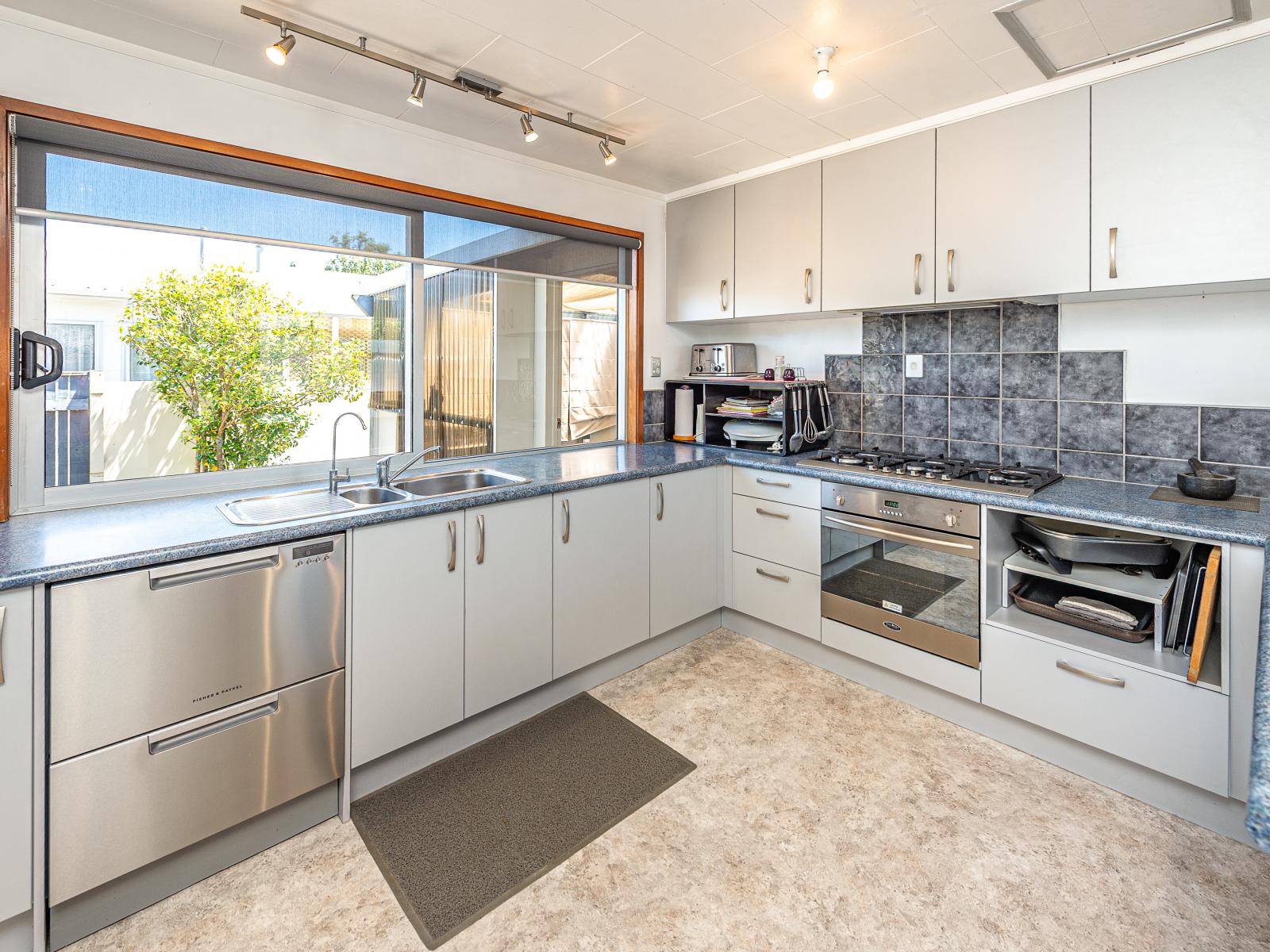 12 Hackett Street, Whanganui East