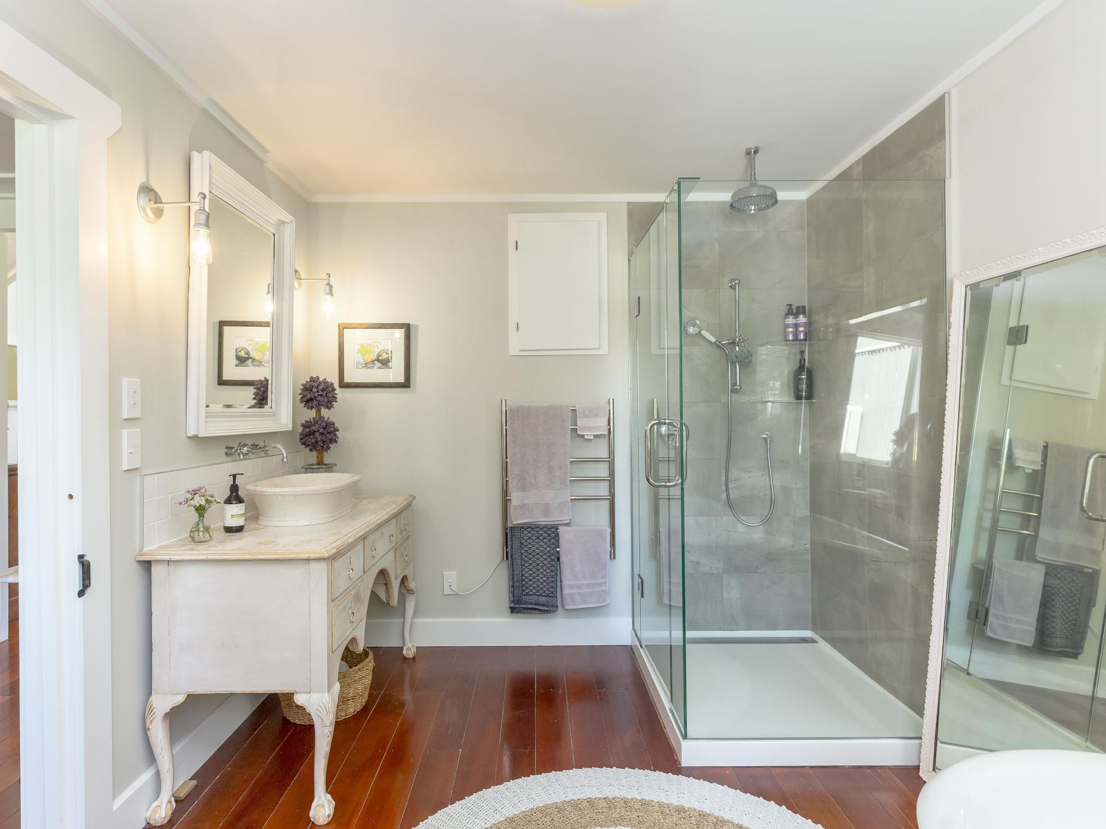 80 Battersea Road, Morisons Bush