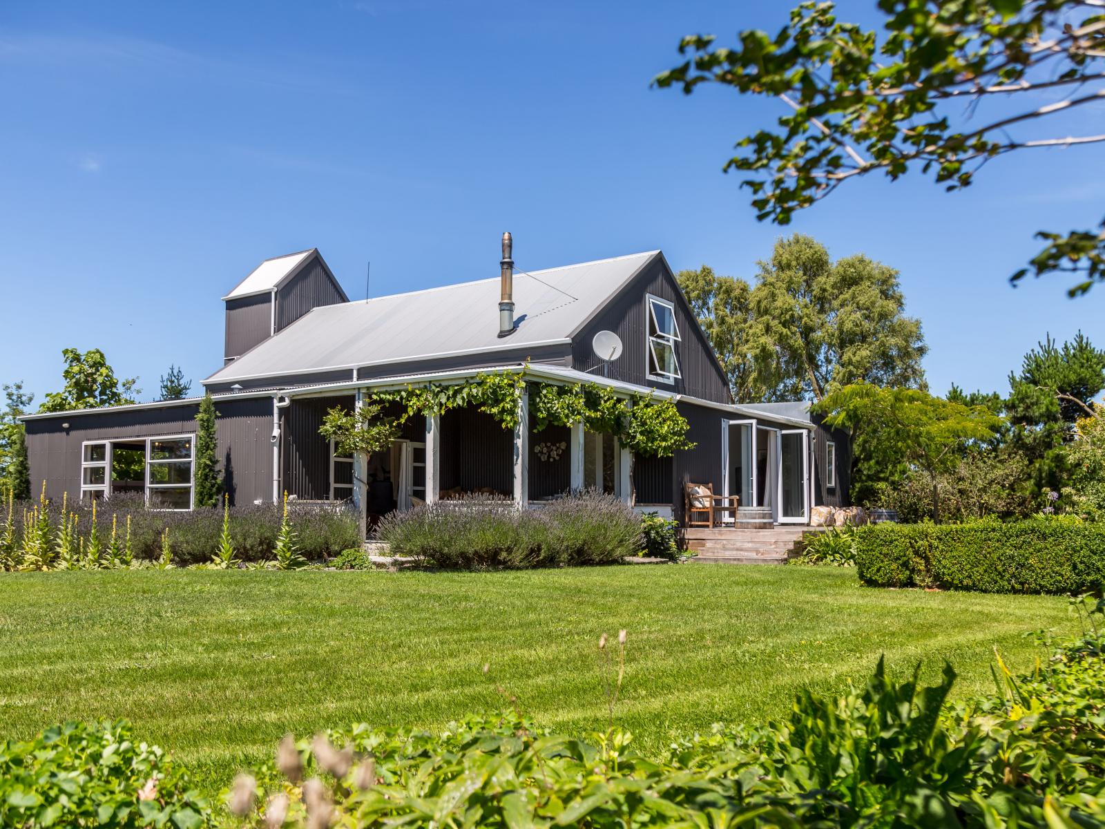 80 Battersea Road, Morisons Bush