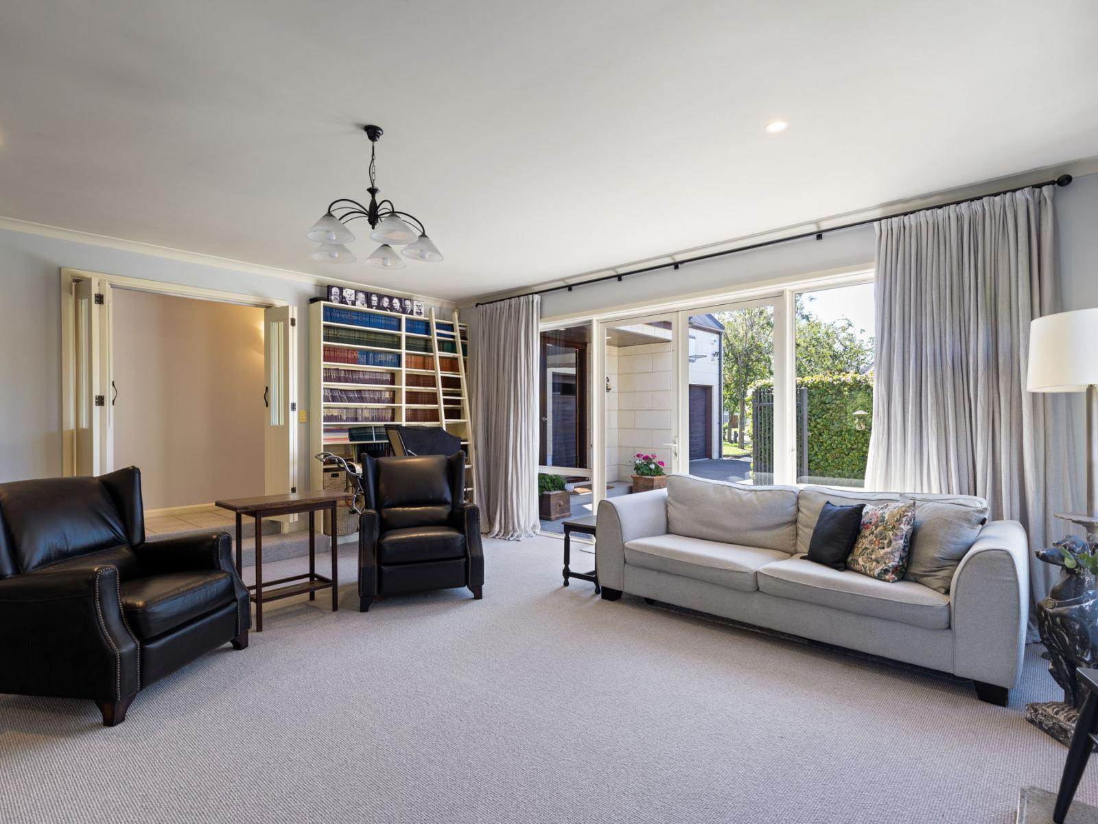 33 Royal Oak Drive, Kelvin Grove