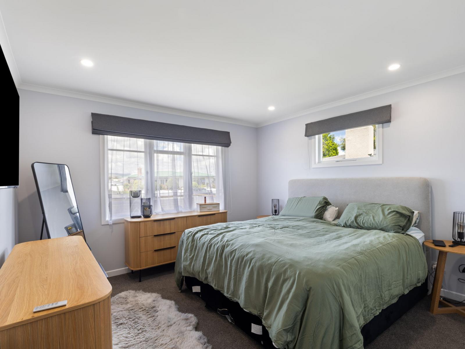 25 Battersea Place, Roslyn