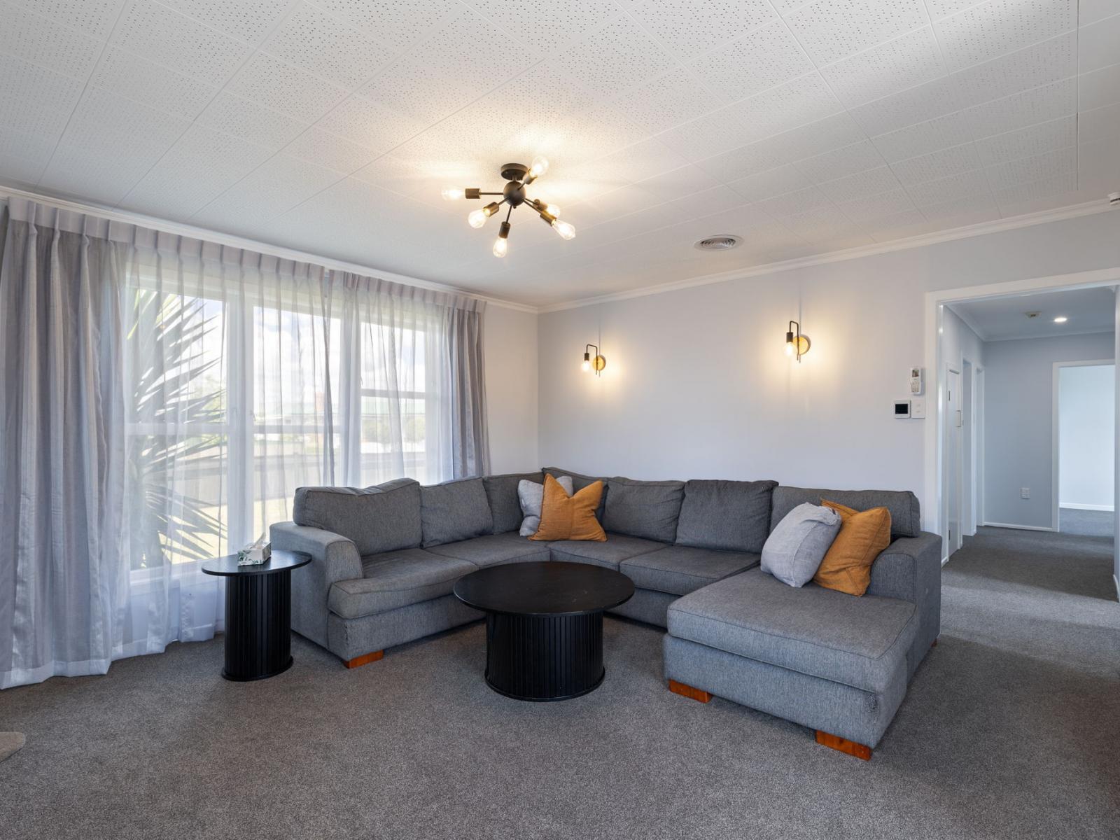 25 Battersea Place, Roslyn