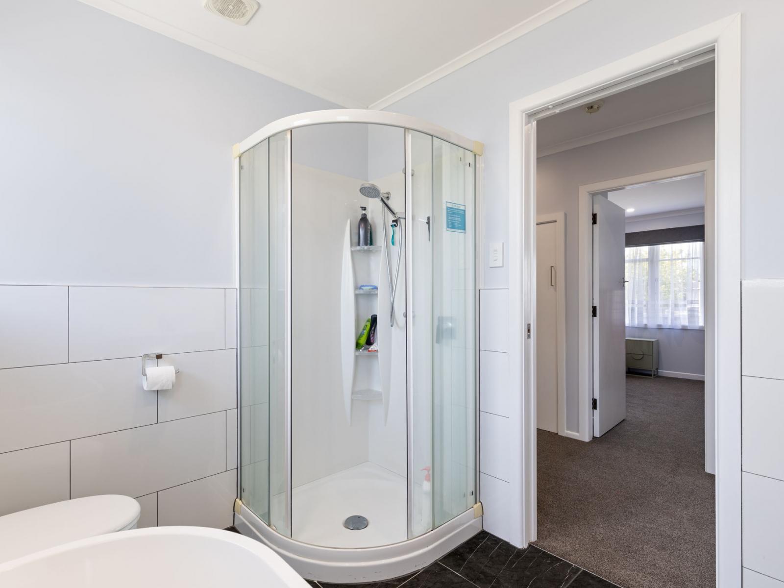 25 Battersea Place, Roslyn