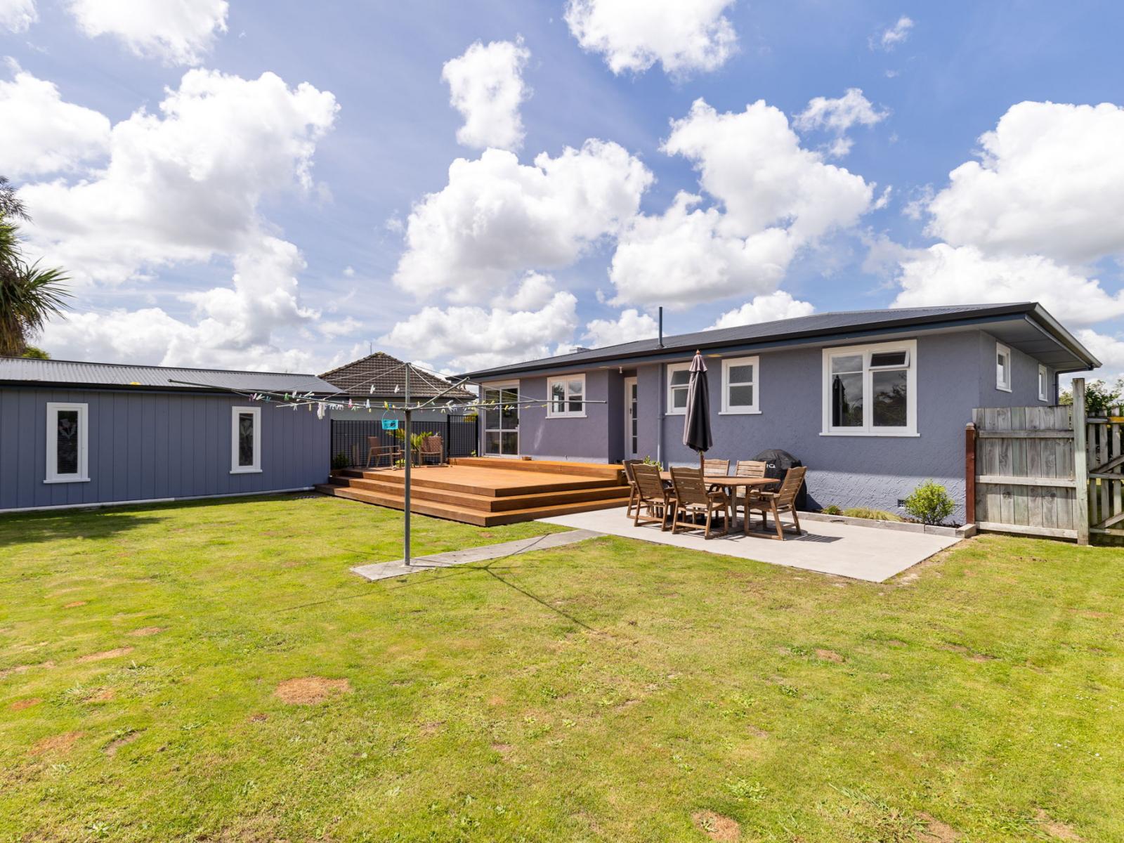 25 Battersea Place, Roslyn