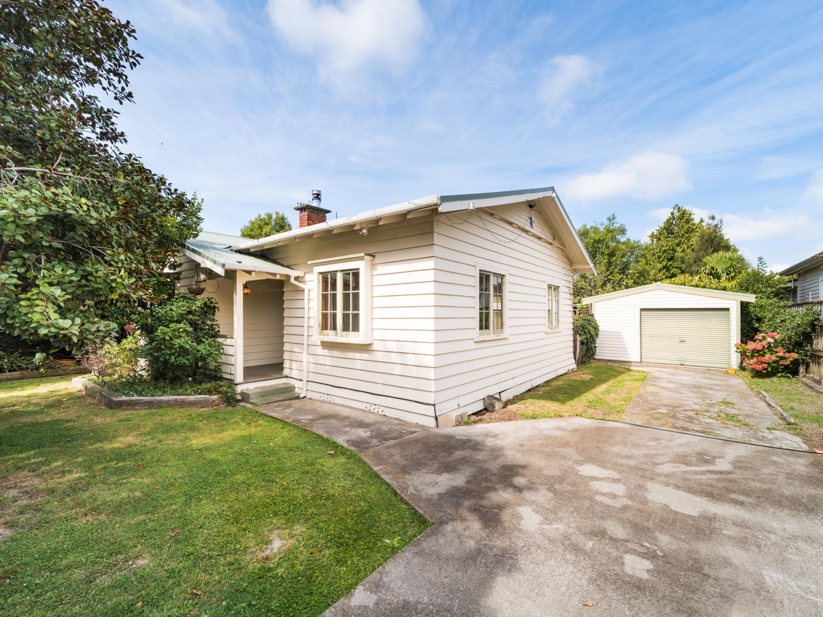 16 Ngaio Street, West End