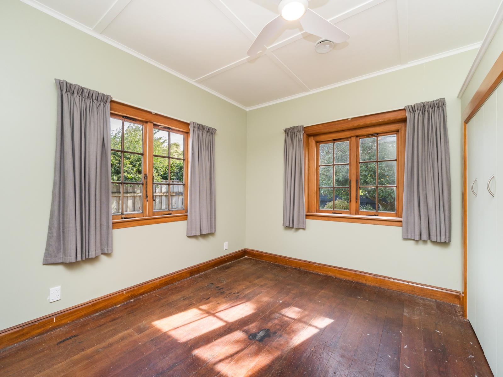 16 Ngaio Street, West End