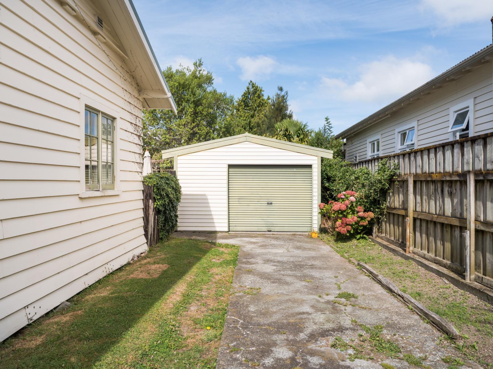 16 Ngaio Street, West End