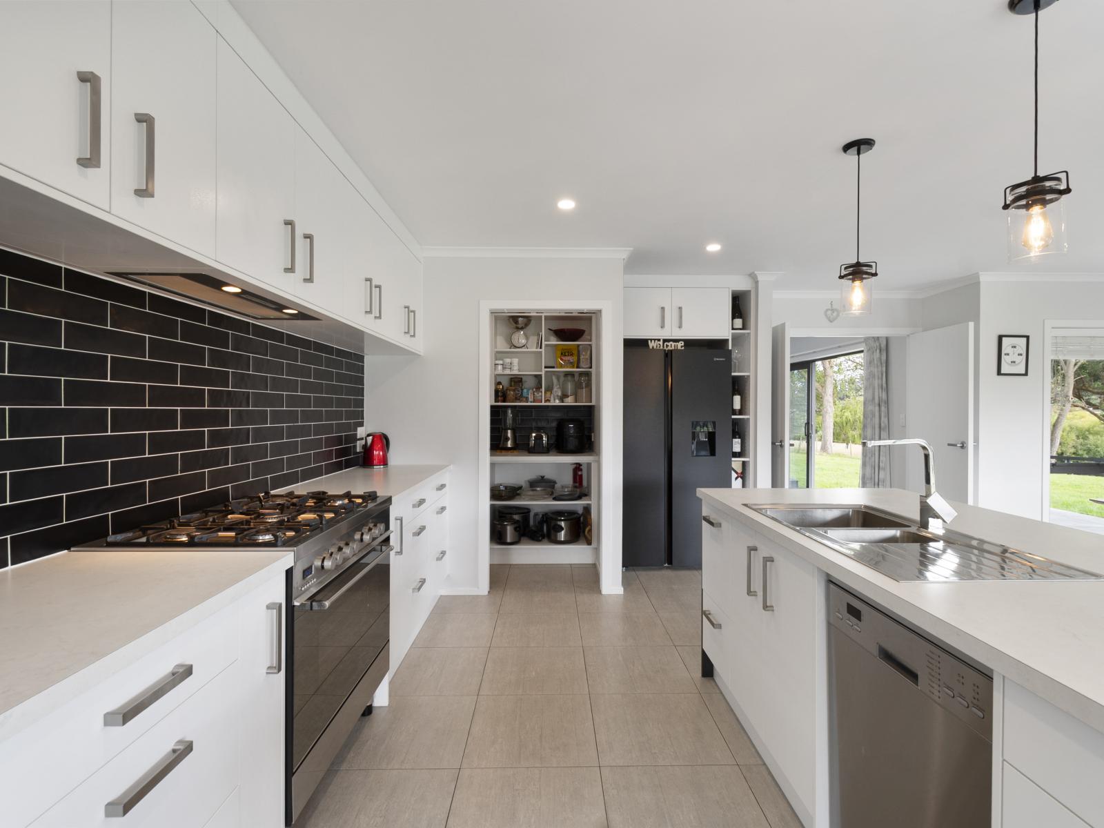 872A Reid Line East, Bunnythorpe