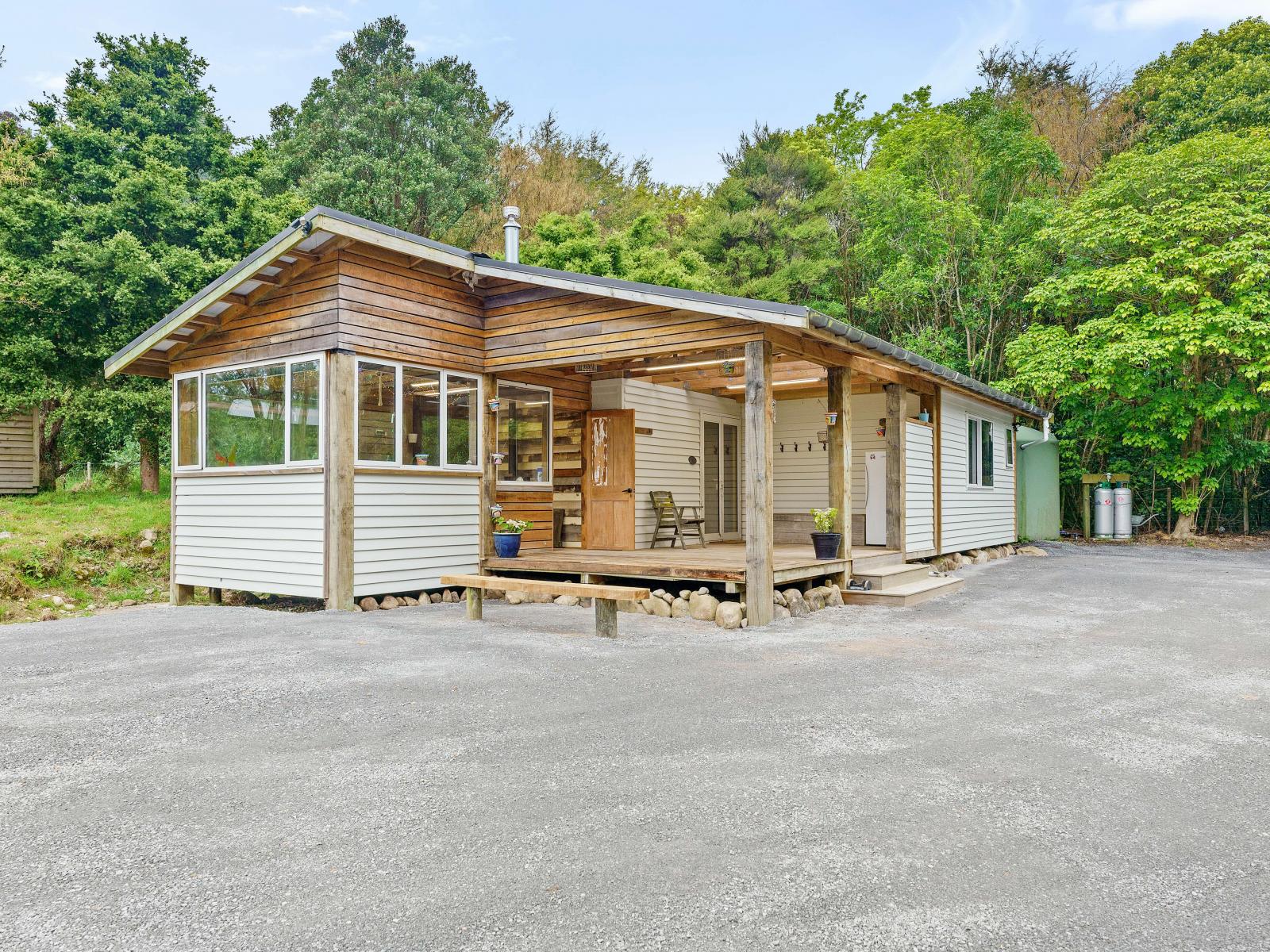 76 Parenga Road, Hautere