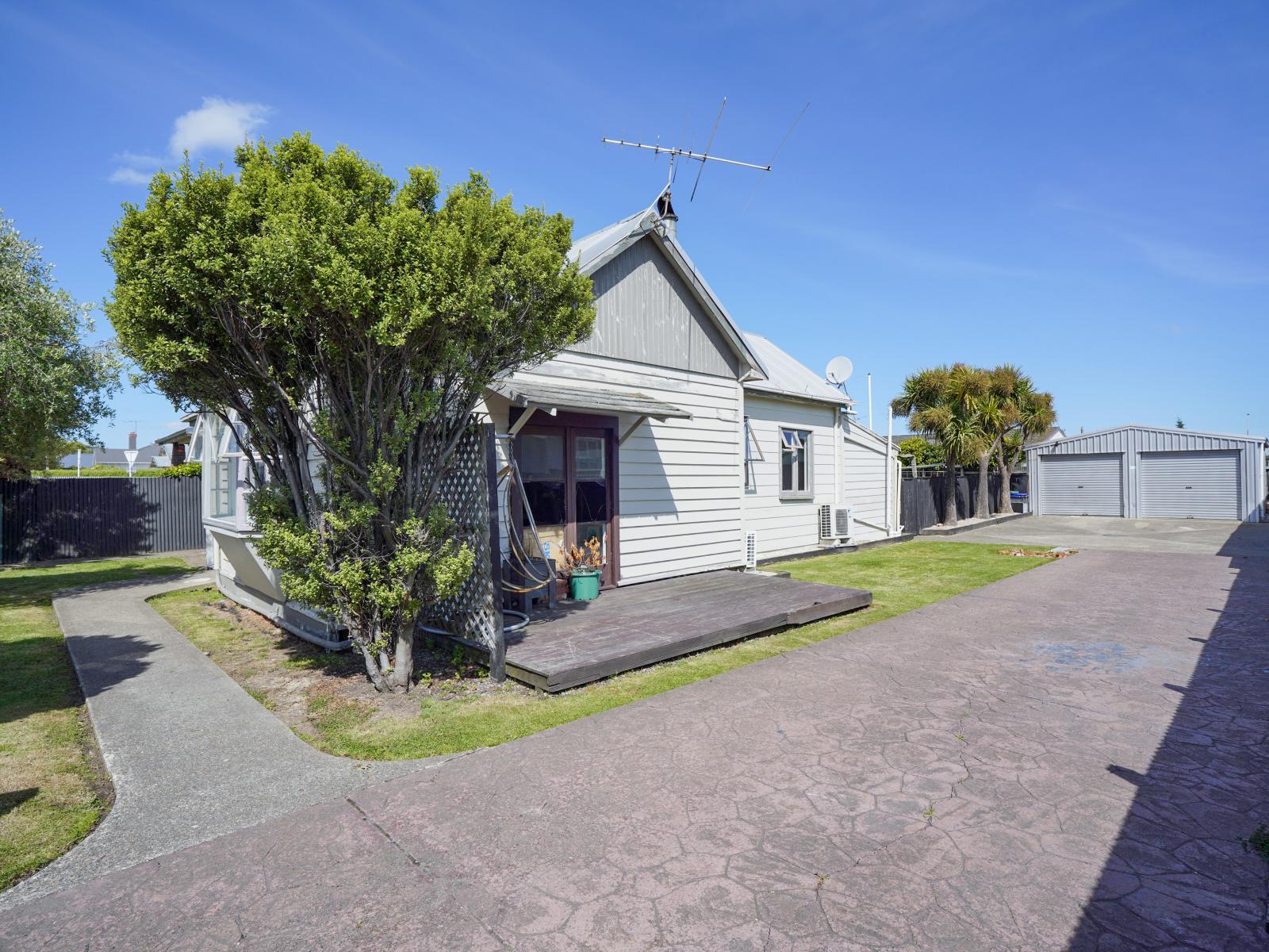 423 Tweed Street, Georgetown