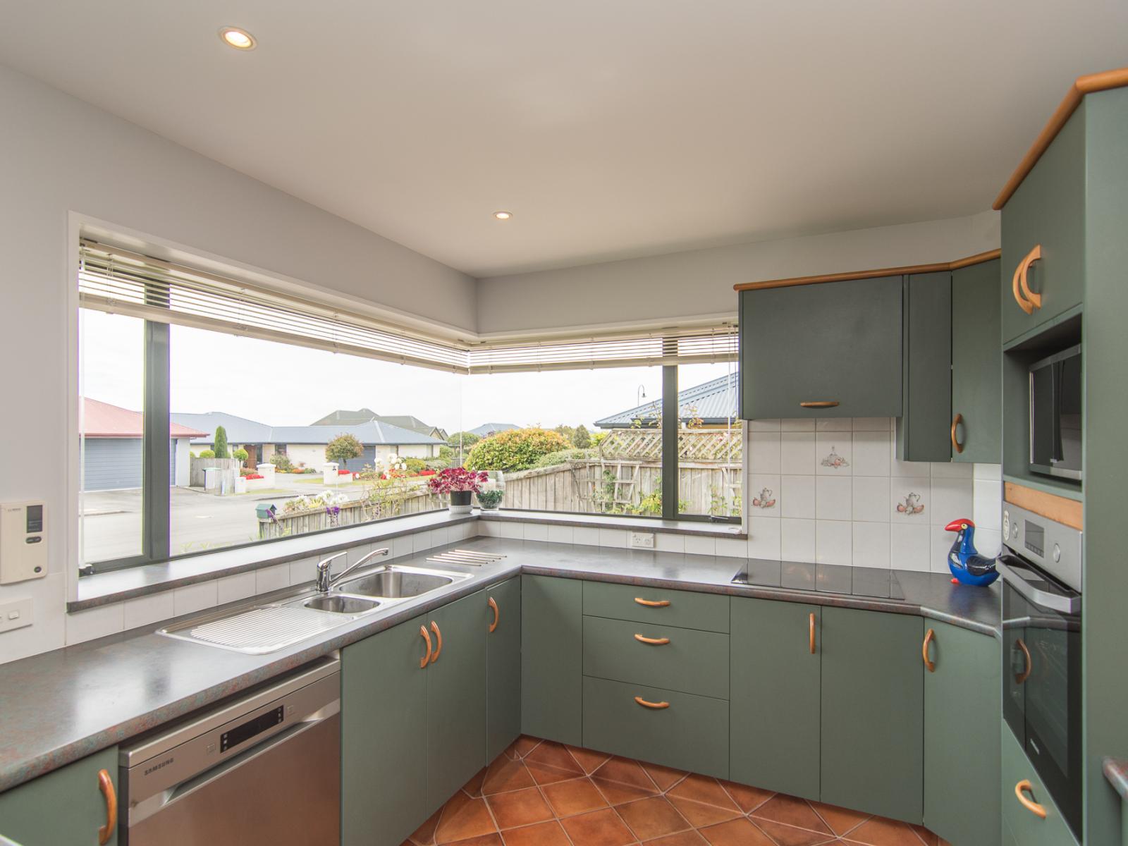 16 Alpine Close, Marchwiel