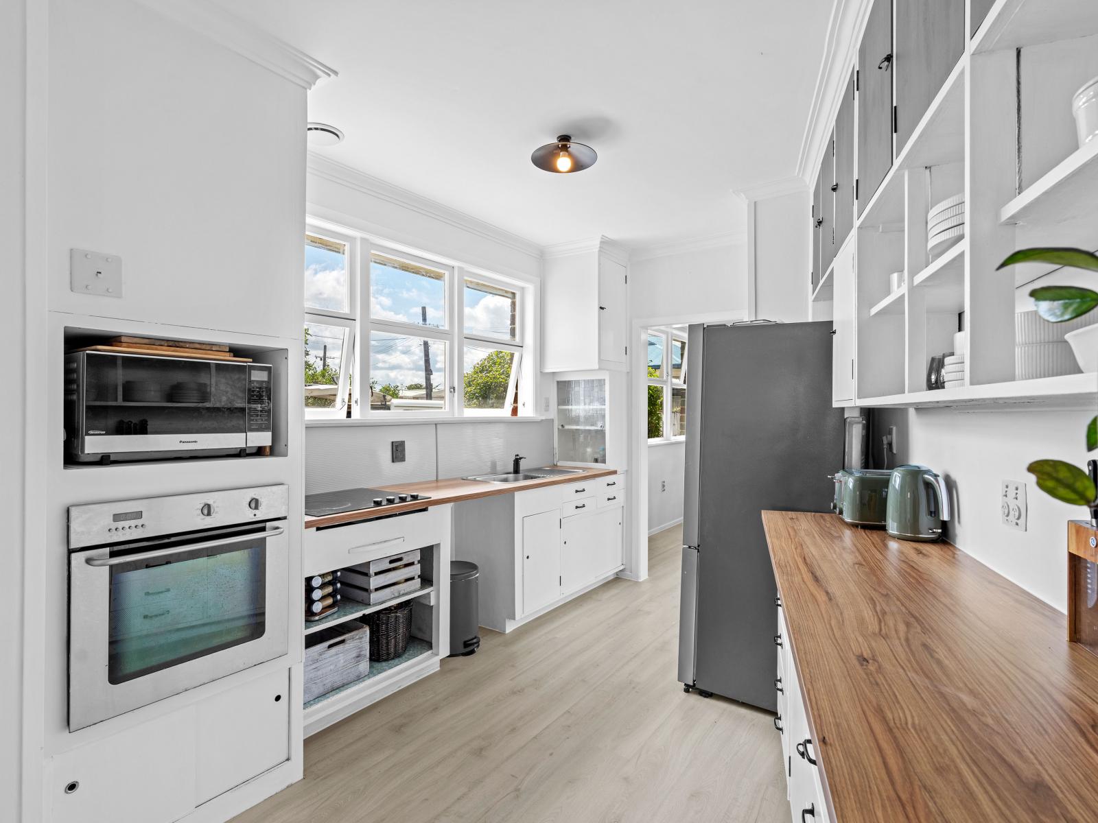 587 Queen Street East, Levin