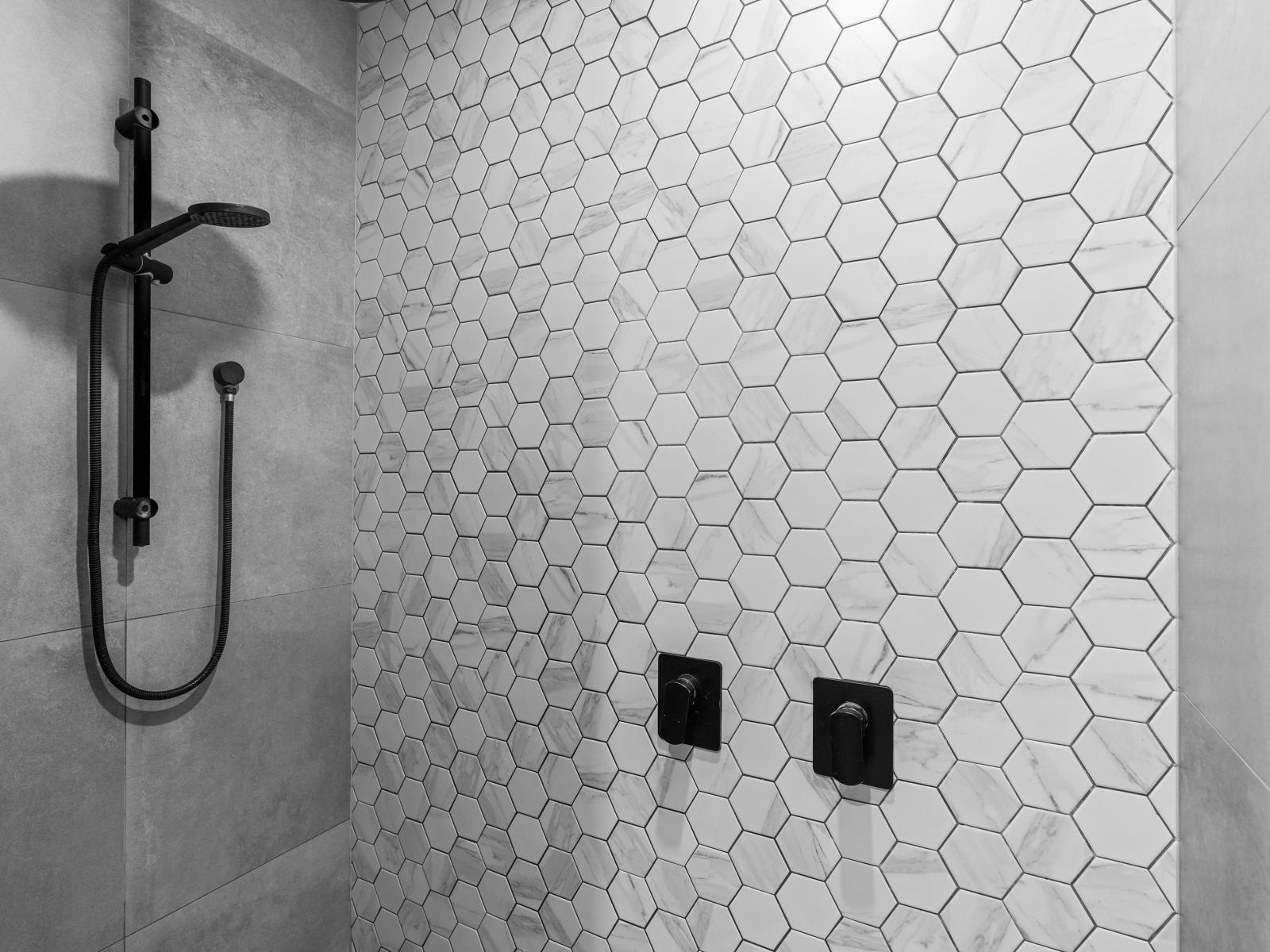 587 Queen Street East, Levin