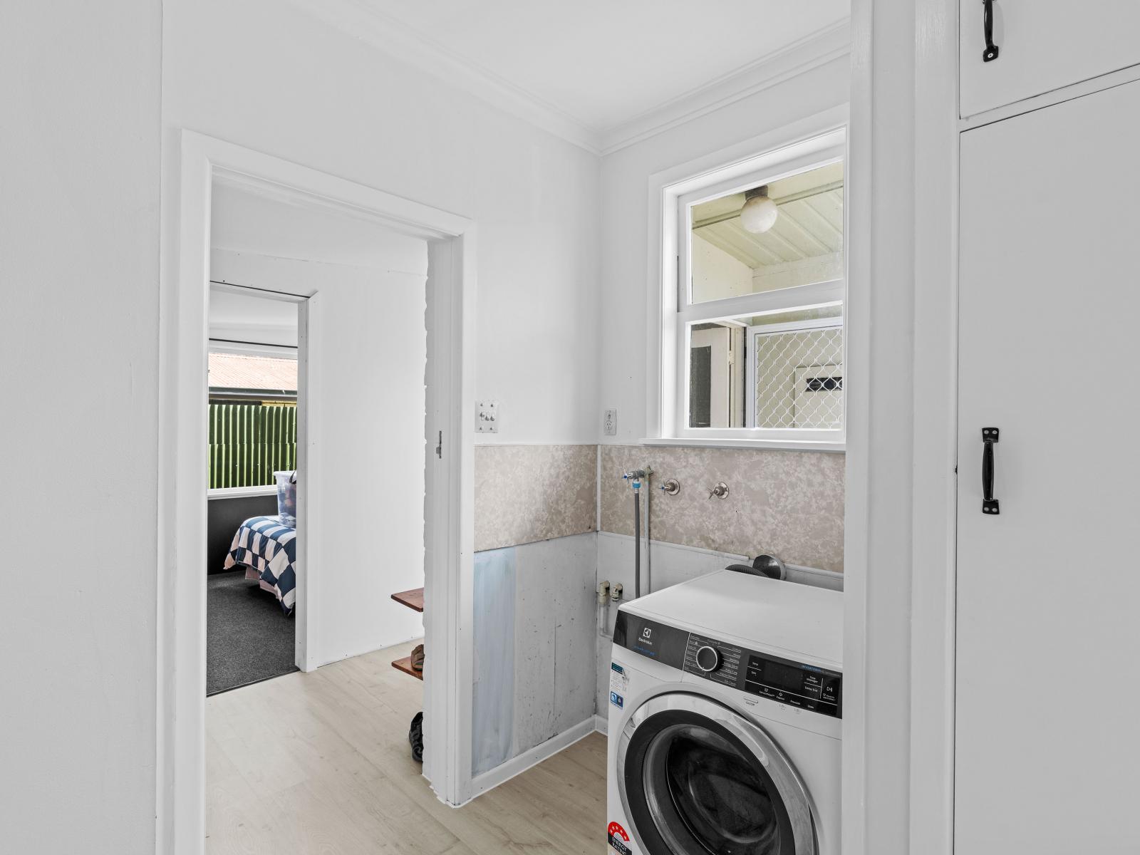 587 Queen Street East, Levin