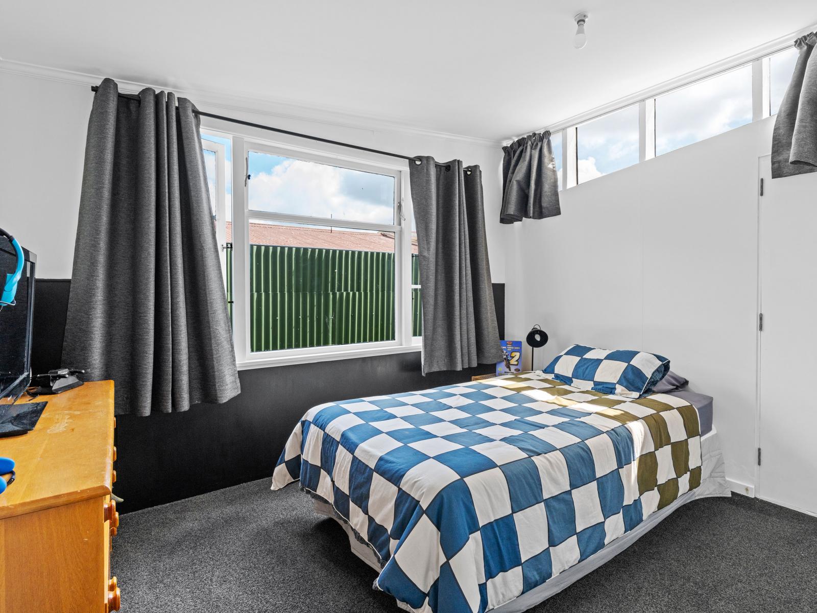 587 Queen Street East, Levin