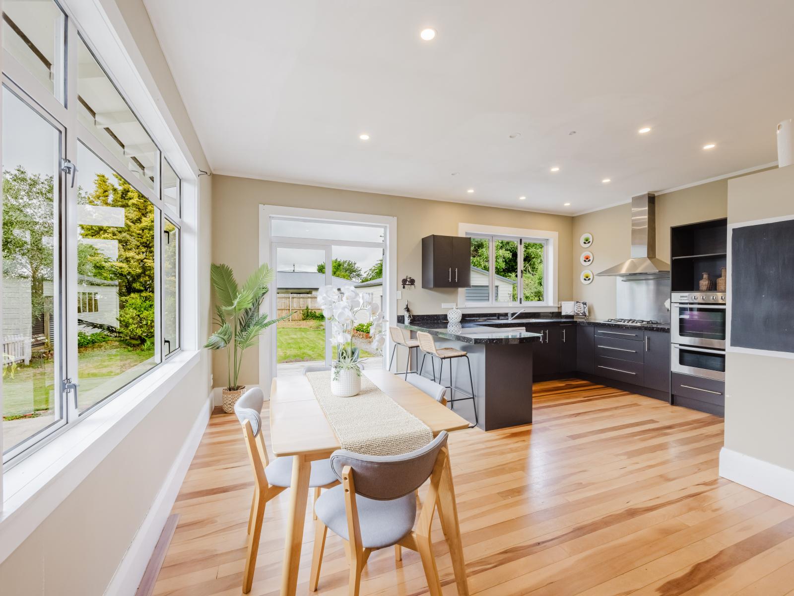 14 Francis Drake Street, Waipukurau