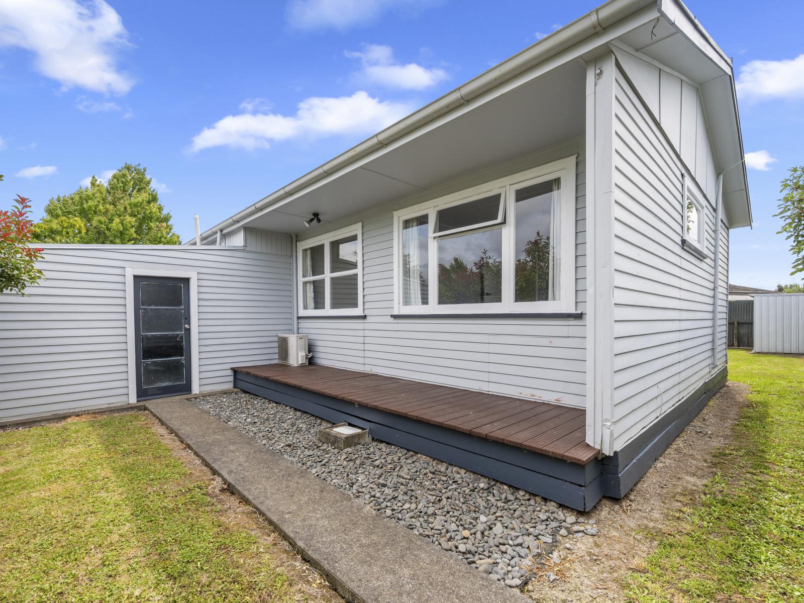 802A Clive Street, Akina