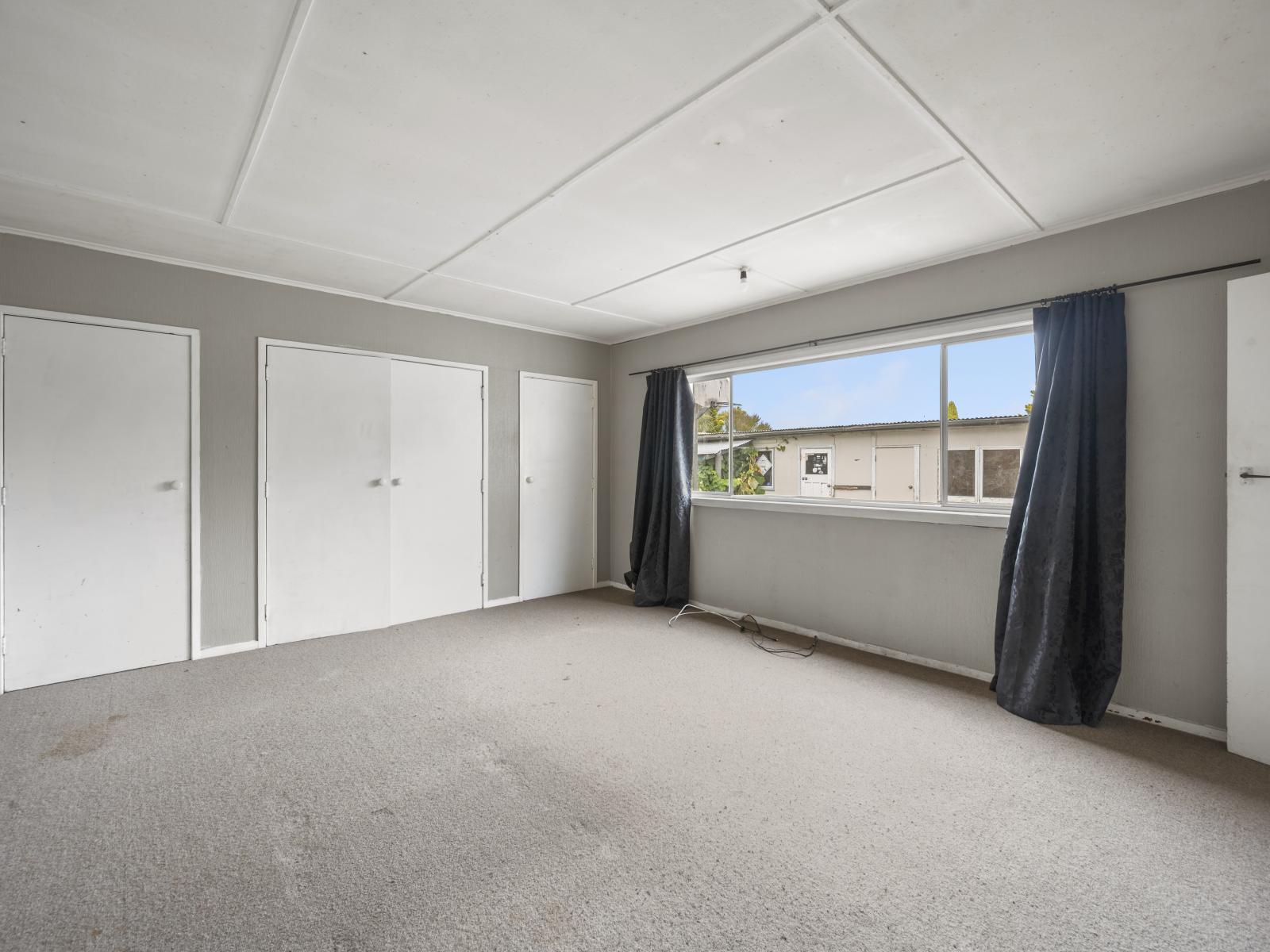 817 Lyell Street, Akina