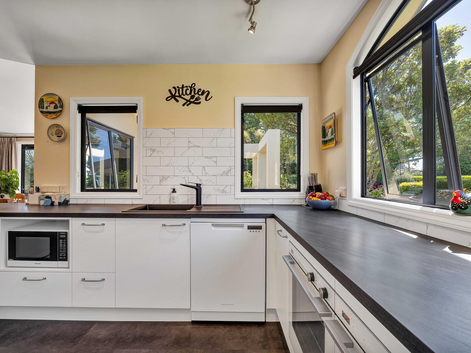 12C Takiroa Street, Urenui