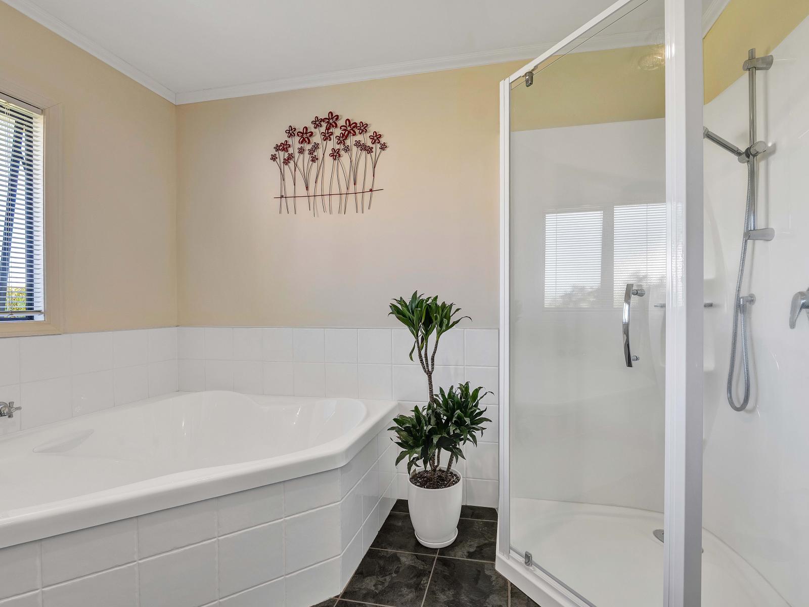 12C Takiroa Street, Urenui