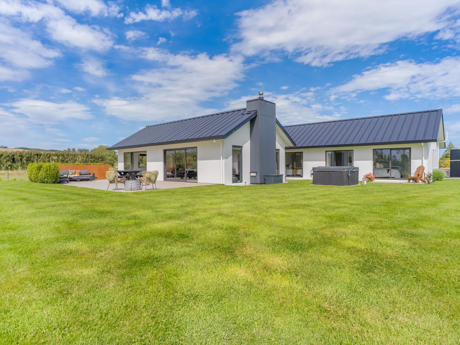 141 Devereux Road, Winton