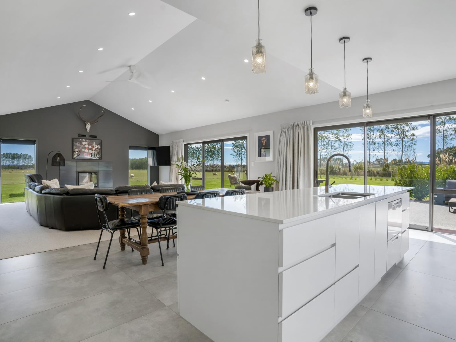 141 Devereux Road, Winton