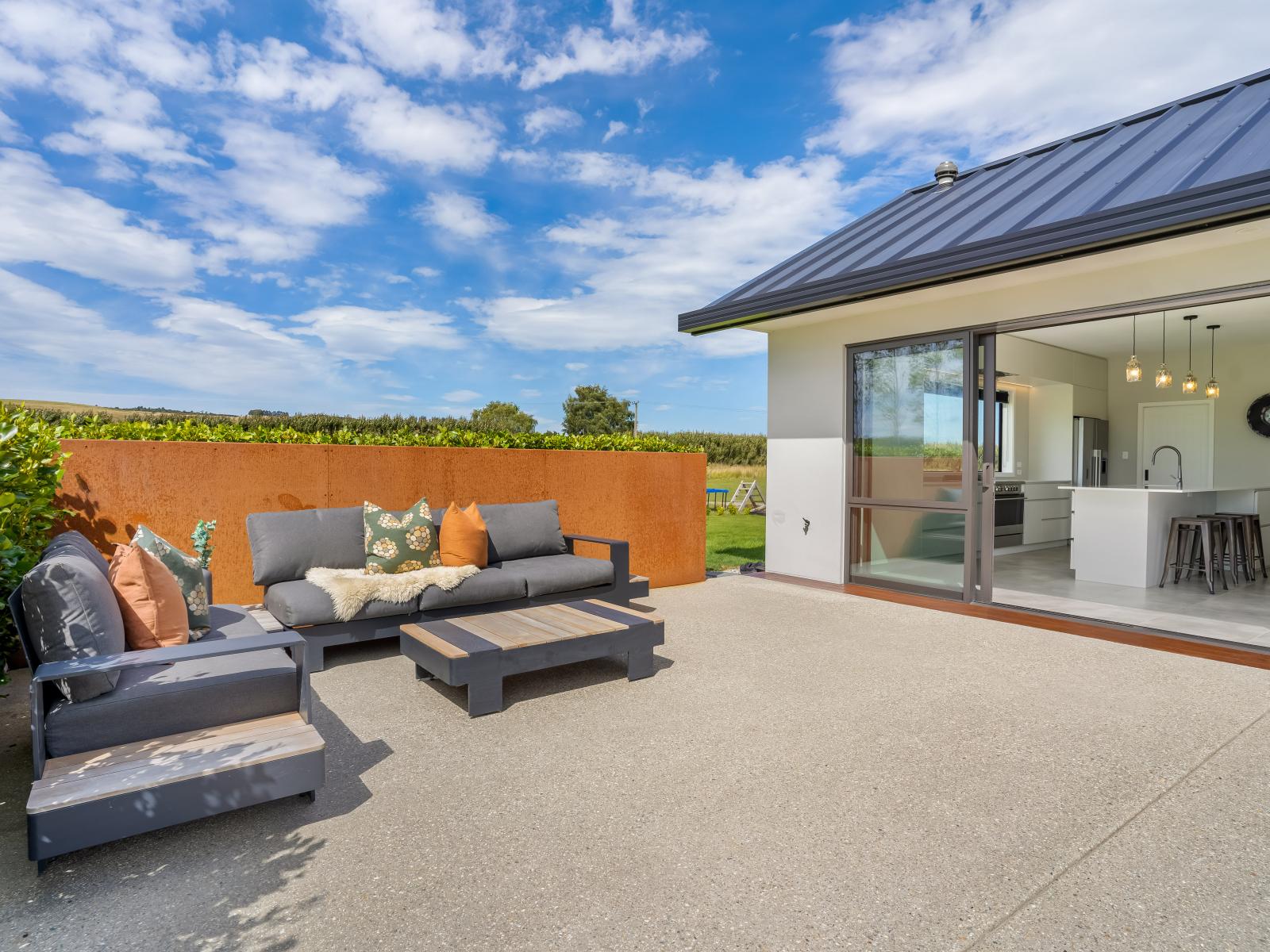 141 Devereux Road, Winton