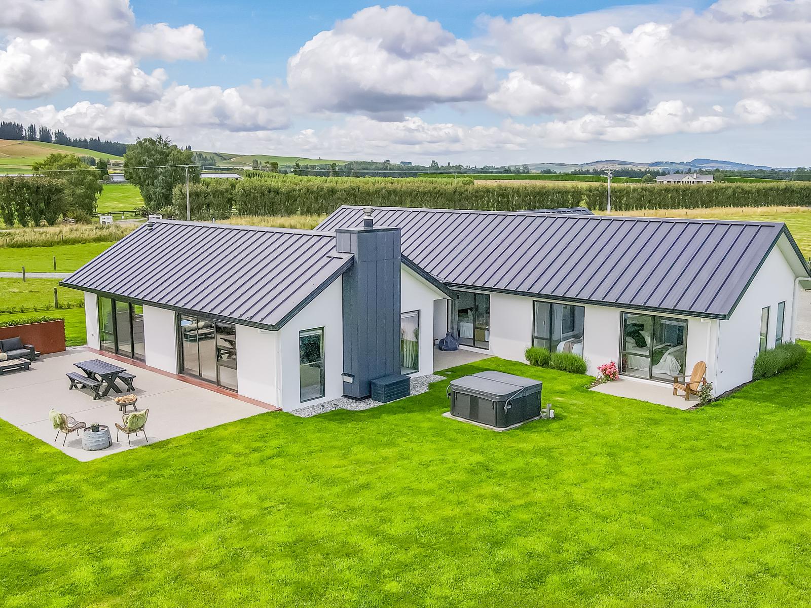 141 Devereux Road, Winton