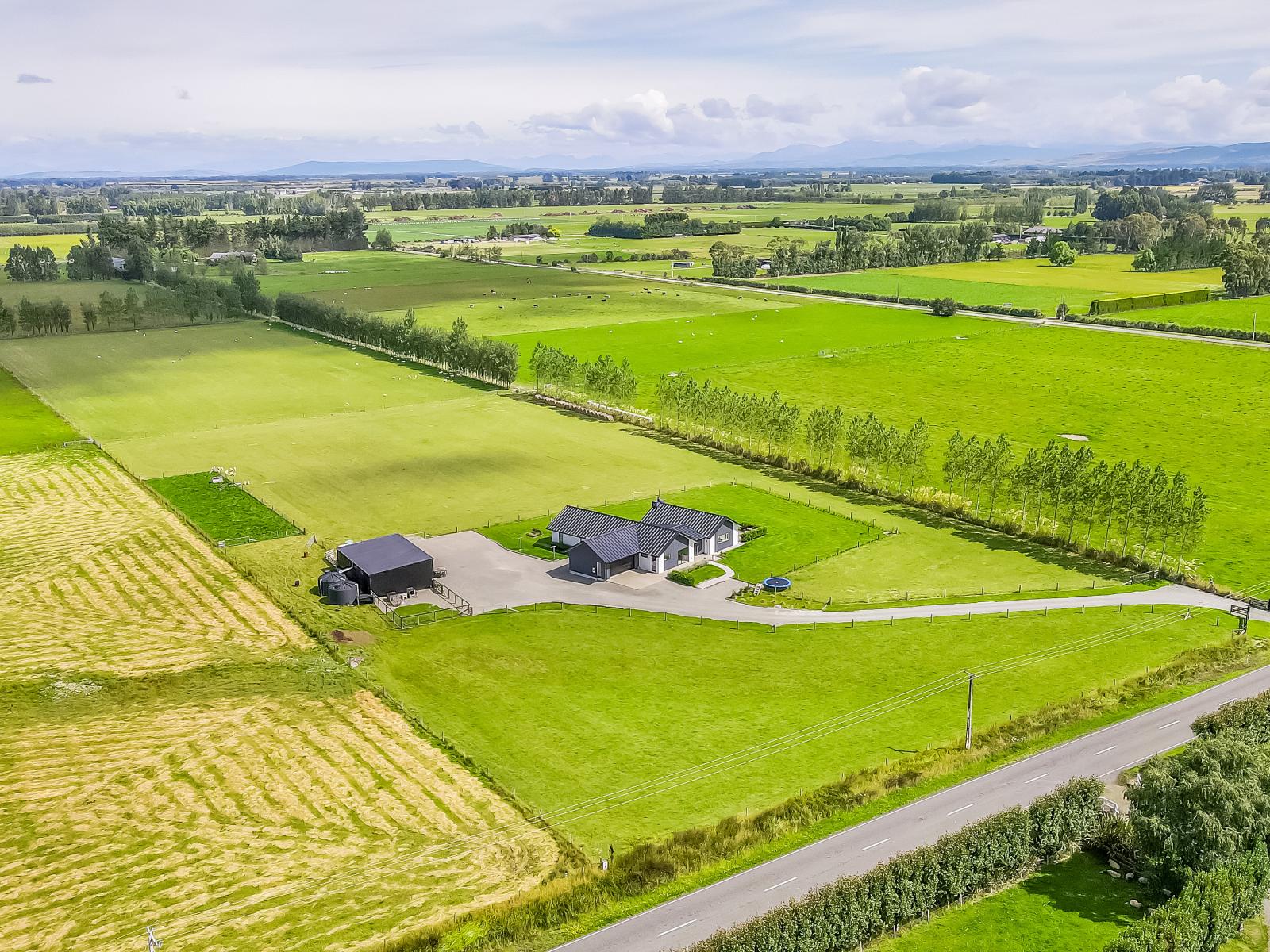 141 Devereux Road, Winton