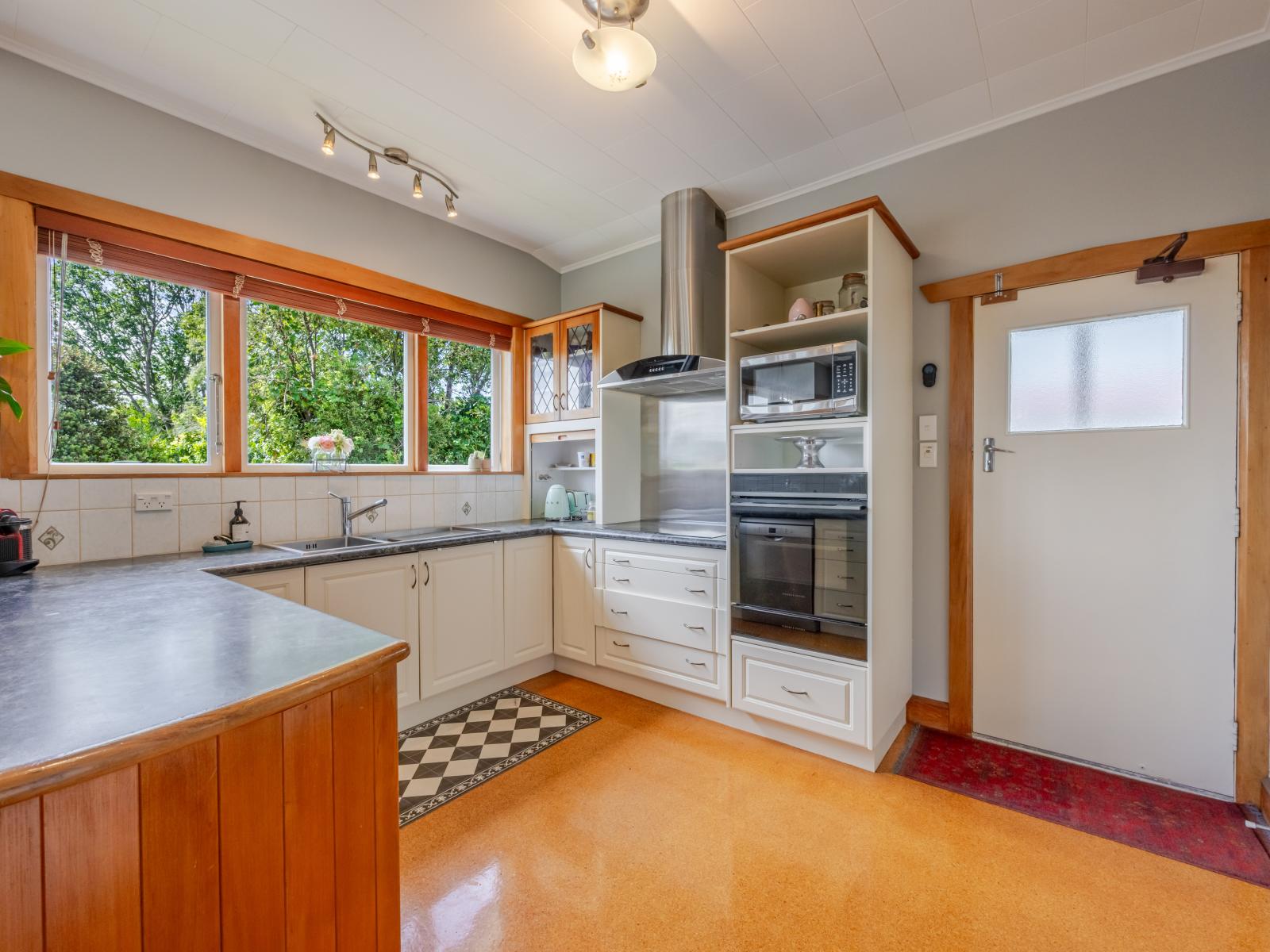 19 Holyrood Terrace, Waipukurau