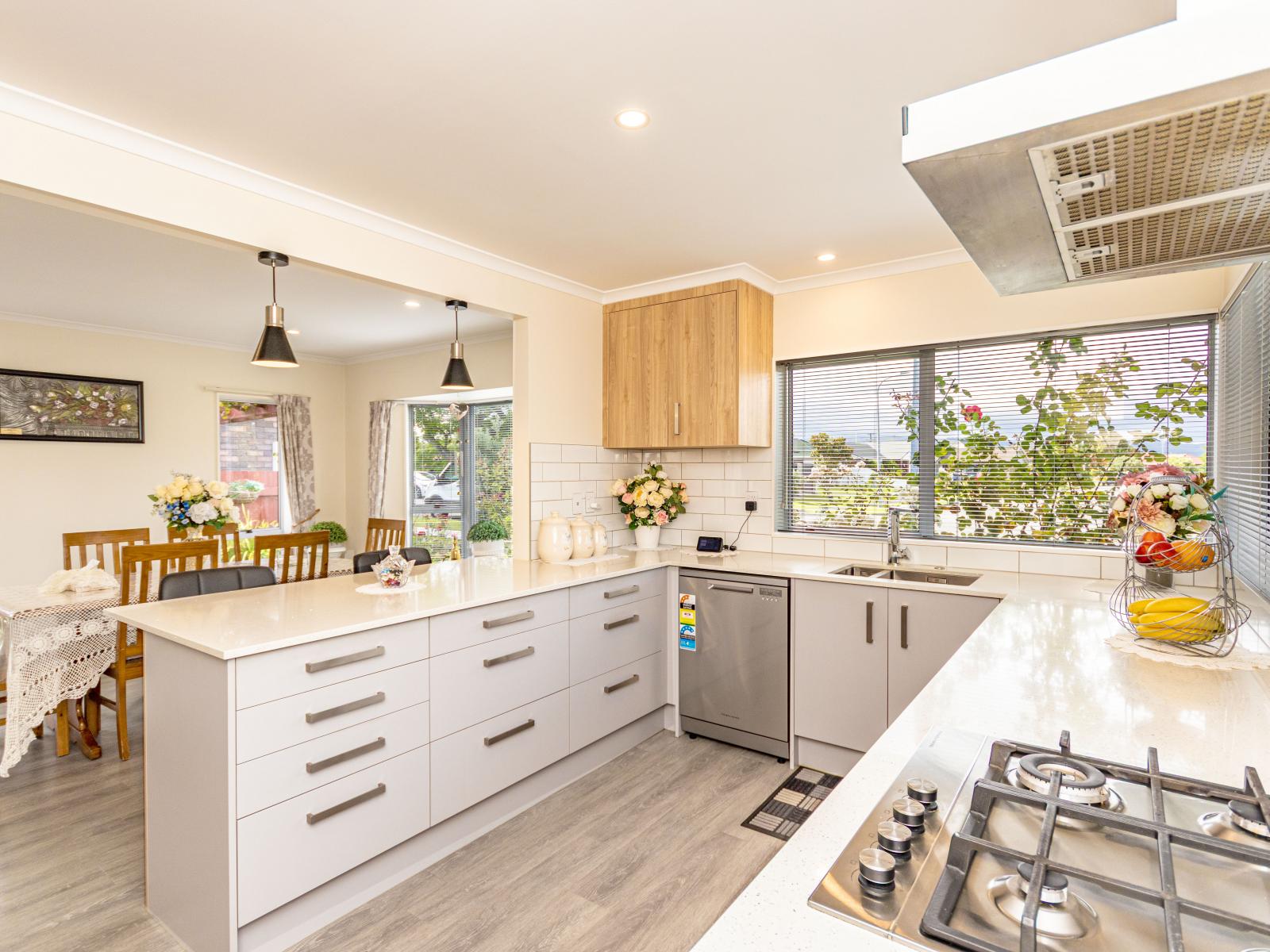 6 Royal Oak Drive, Kelvin Grove