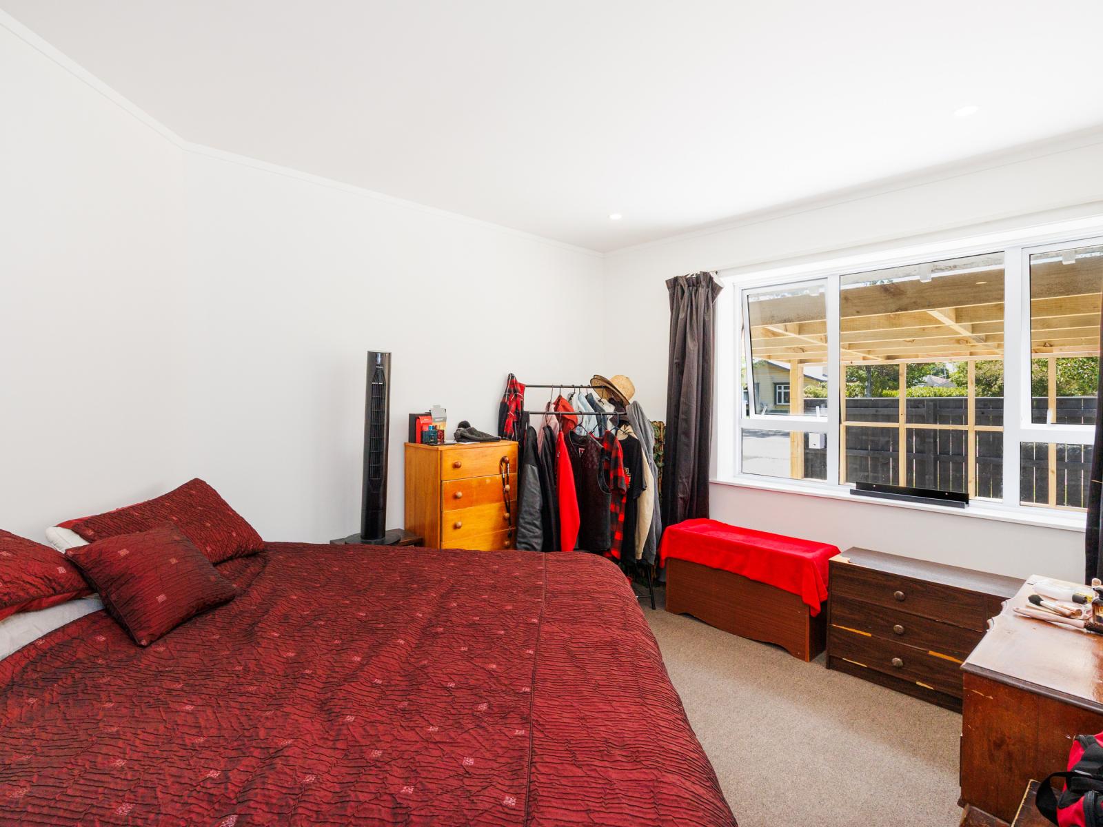 16 Thomson Street, West End