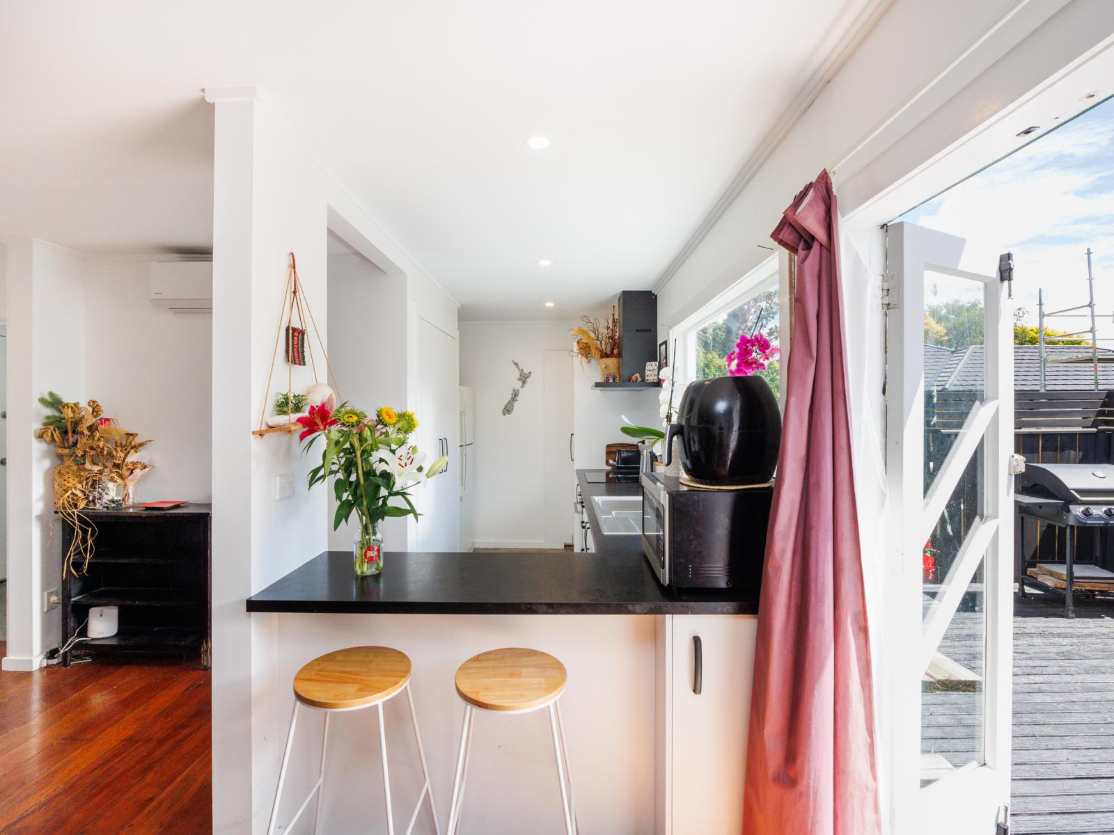 16 Thomson Street, West End