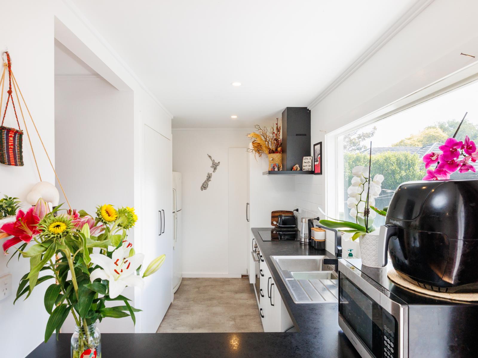 16 Thomson Street, West End